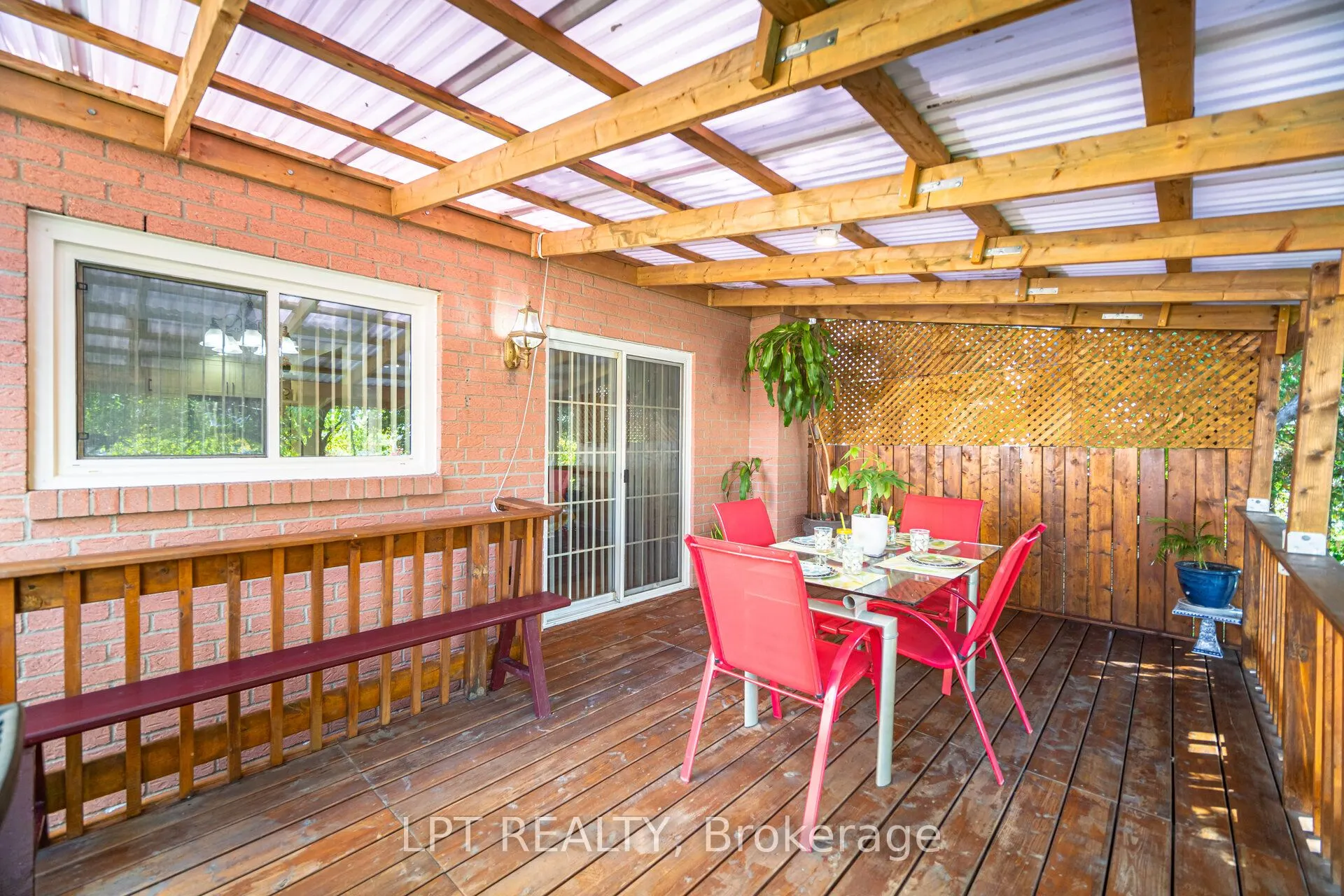 27 Woodsview Avenue