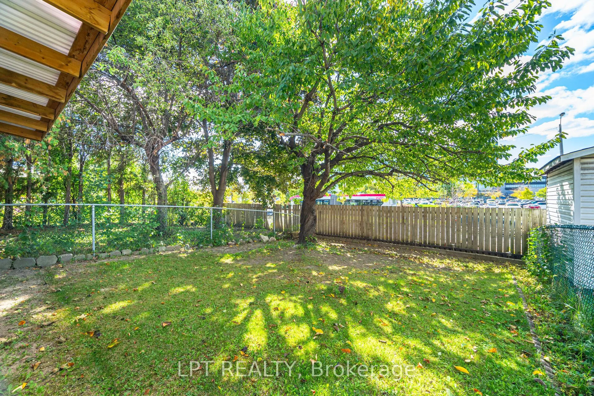 27 Woodsview Avenue