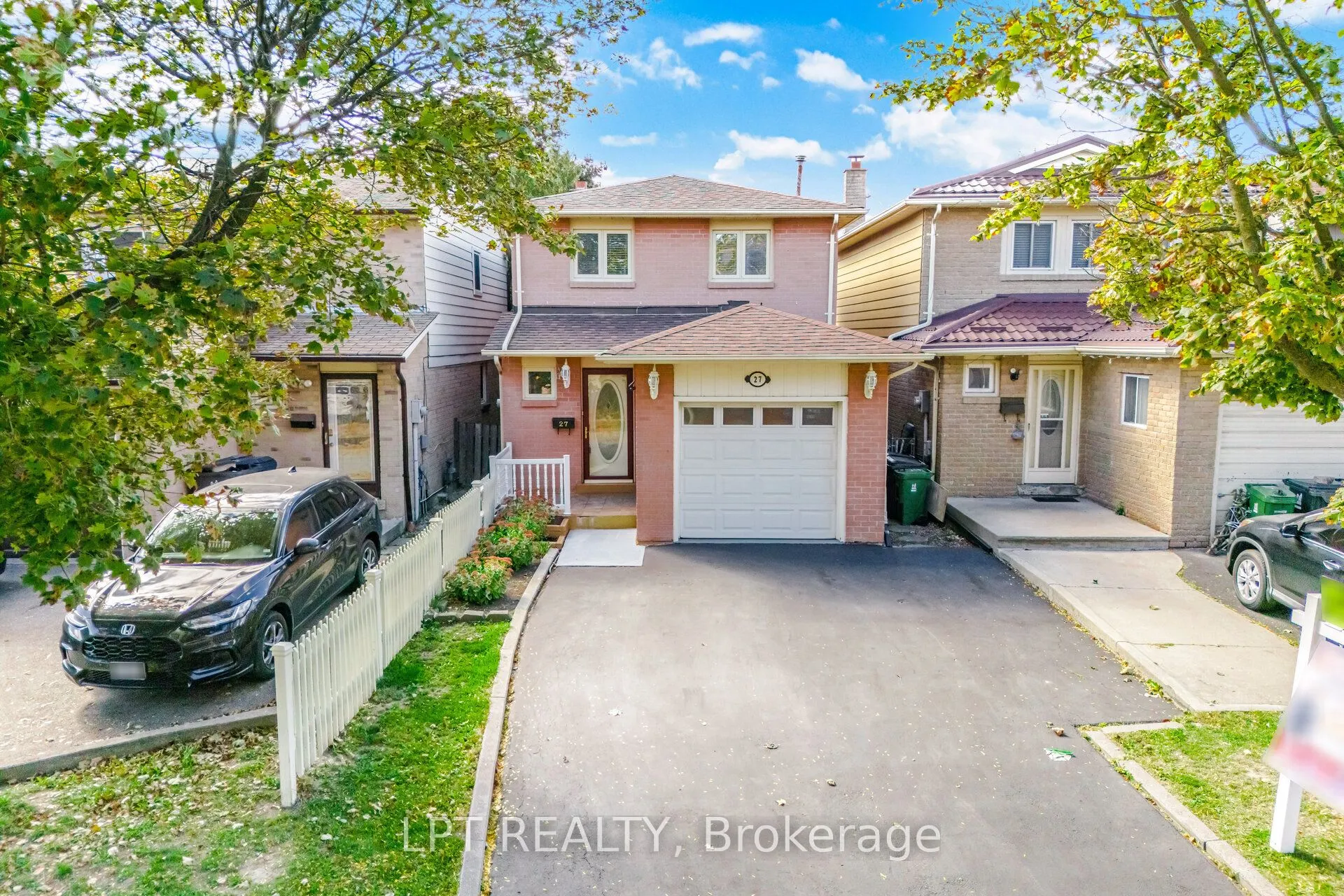 27 Woodsview Avenue