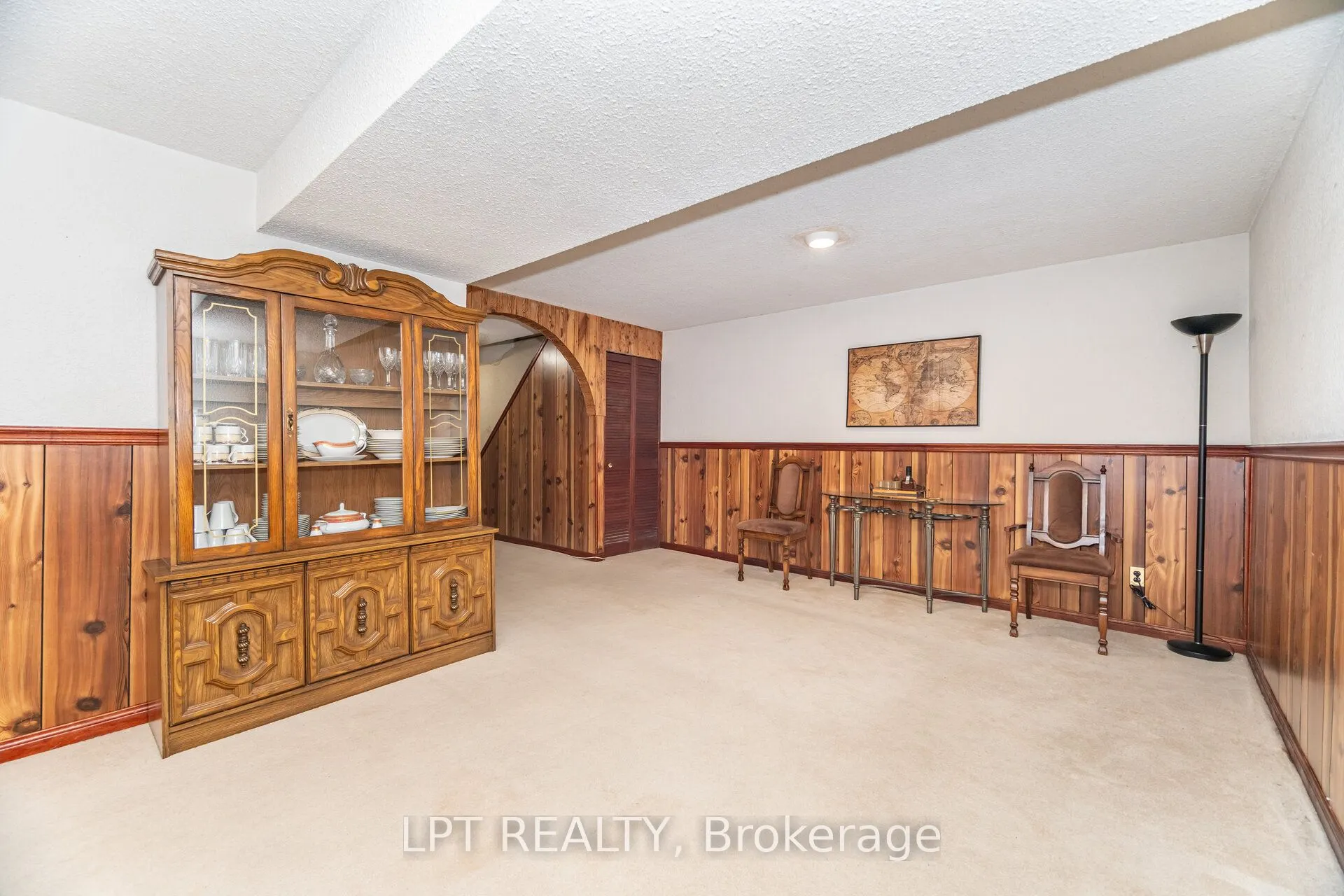 27 Woodsview Avenue