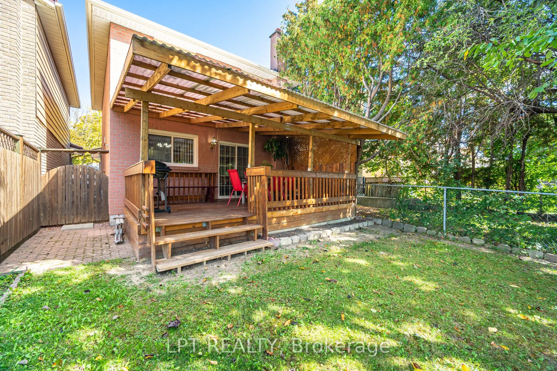 27 Woodsview Avenue