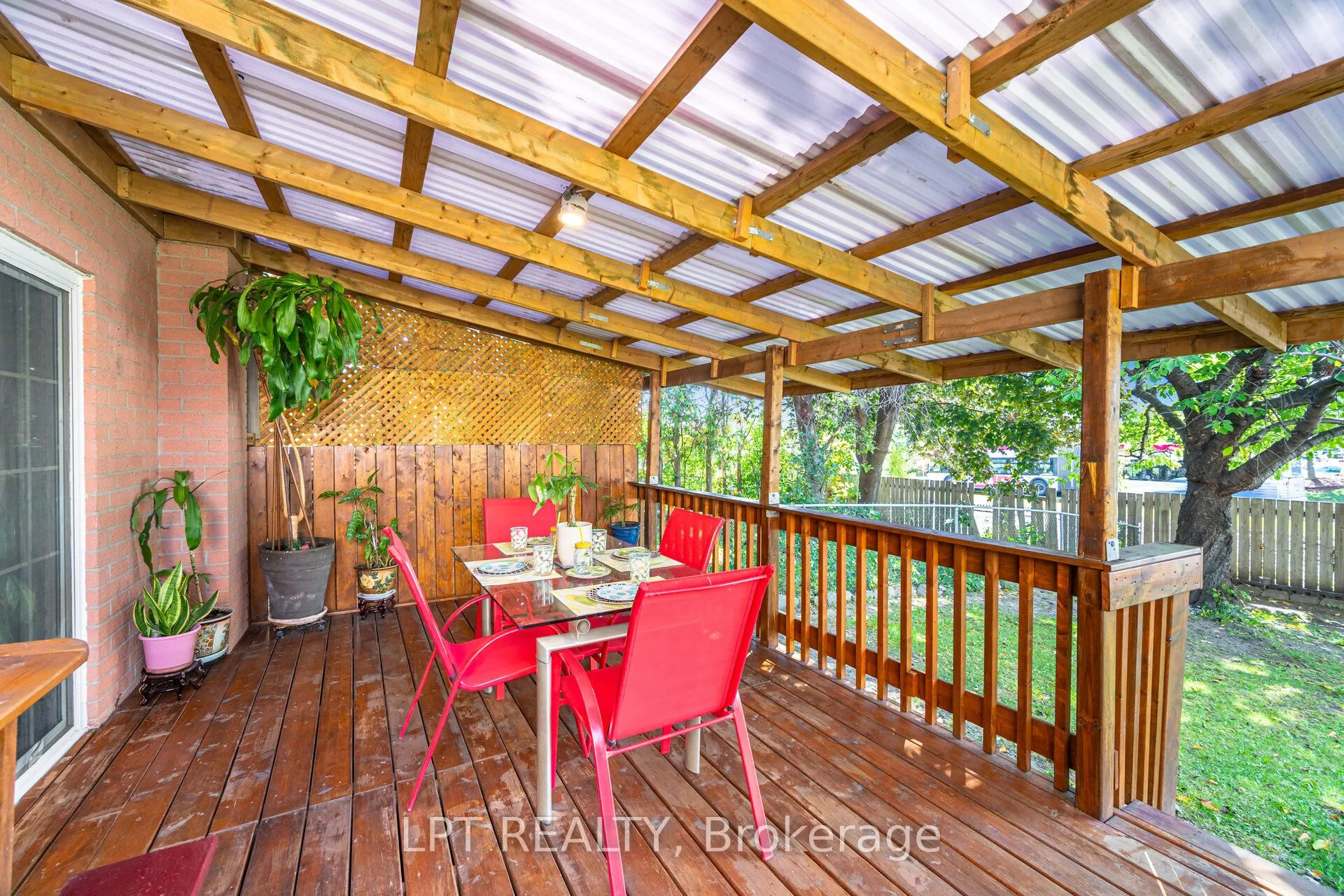 27 Woodsview Avenue