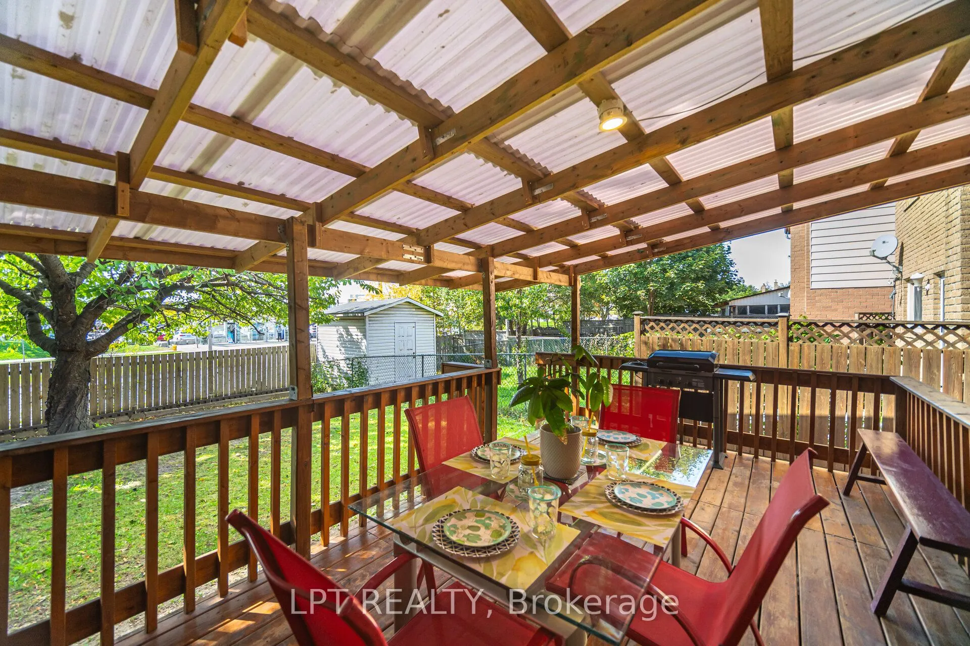 27 Woodsview Avenue