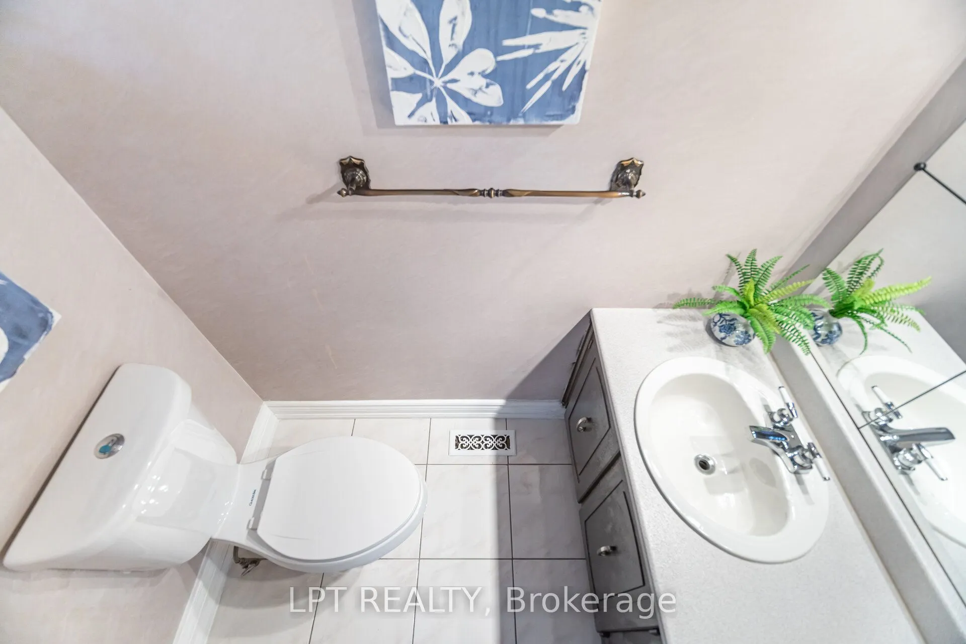 27 Woodsview Avenue