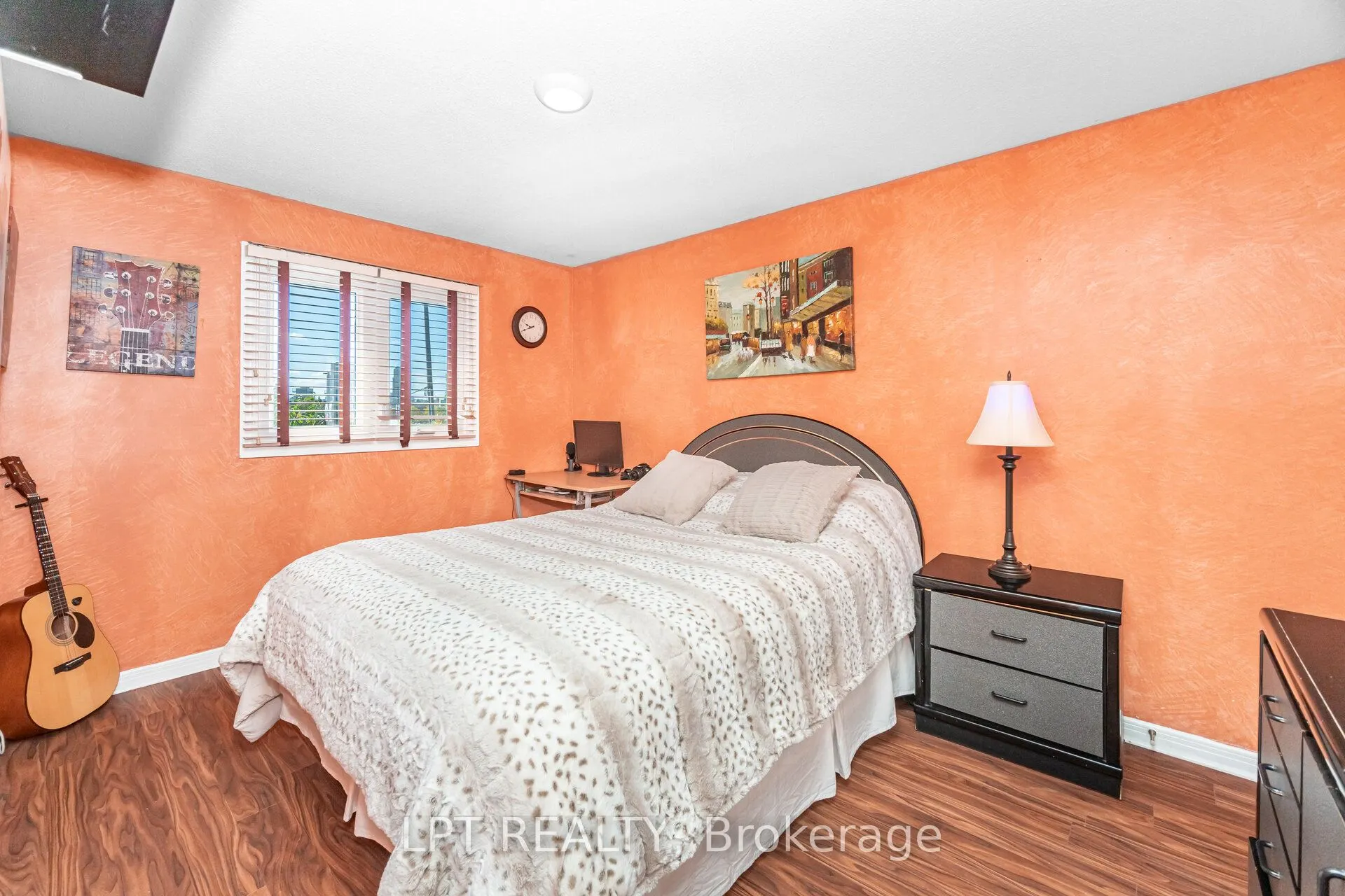 27 Woodsview Avenue