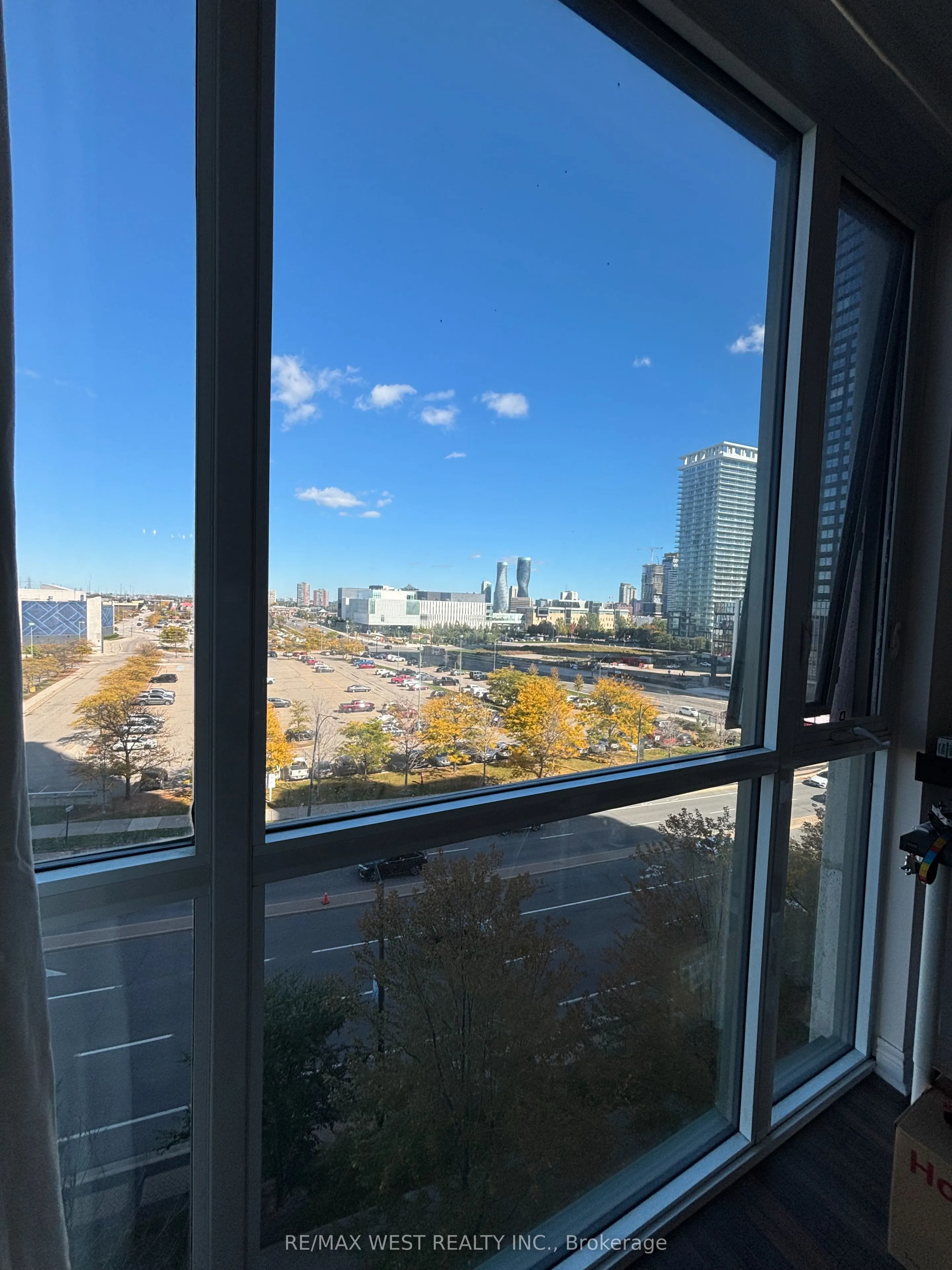 339 Rathburn Road W, #701