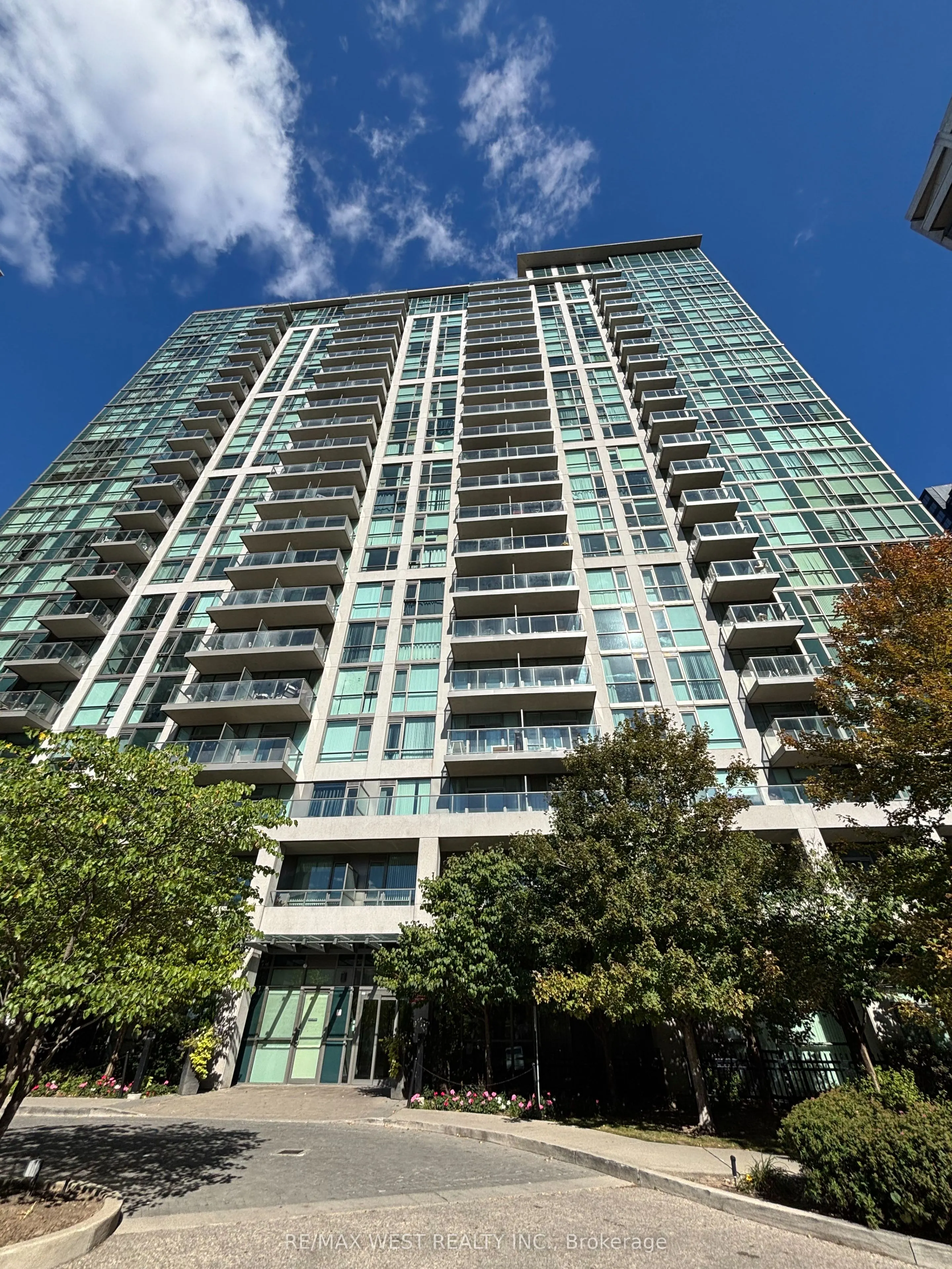 339 Rathburn Road W, #701