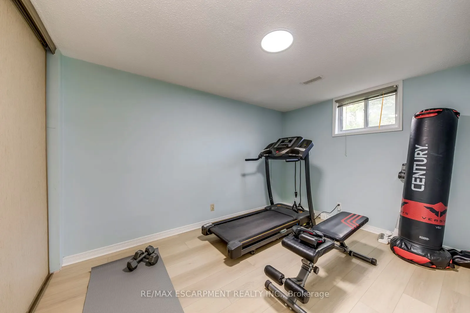 2309 Malcolm Crescent