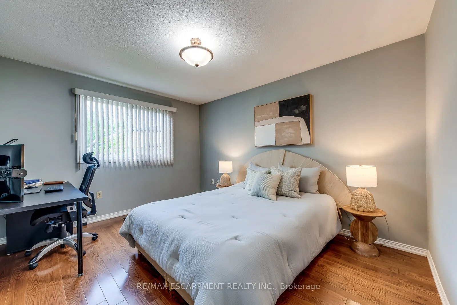 2309 Malcolm Crescent