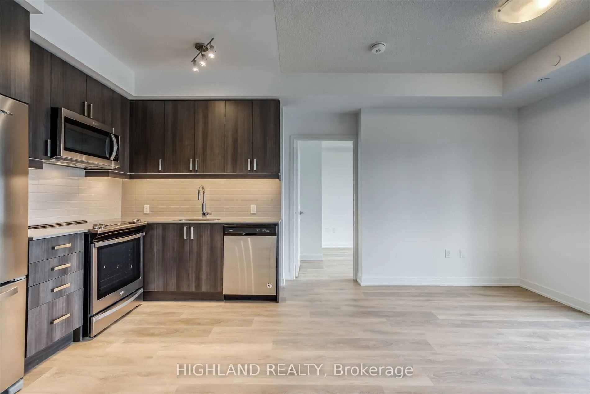 8 Nahani Way, #1120