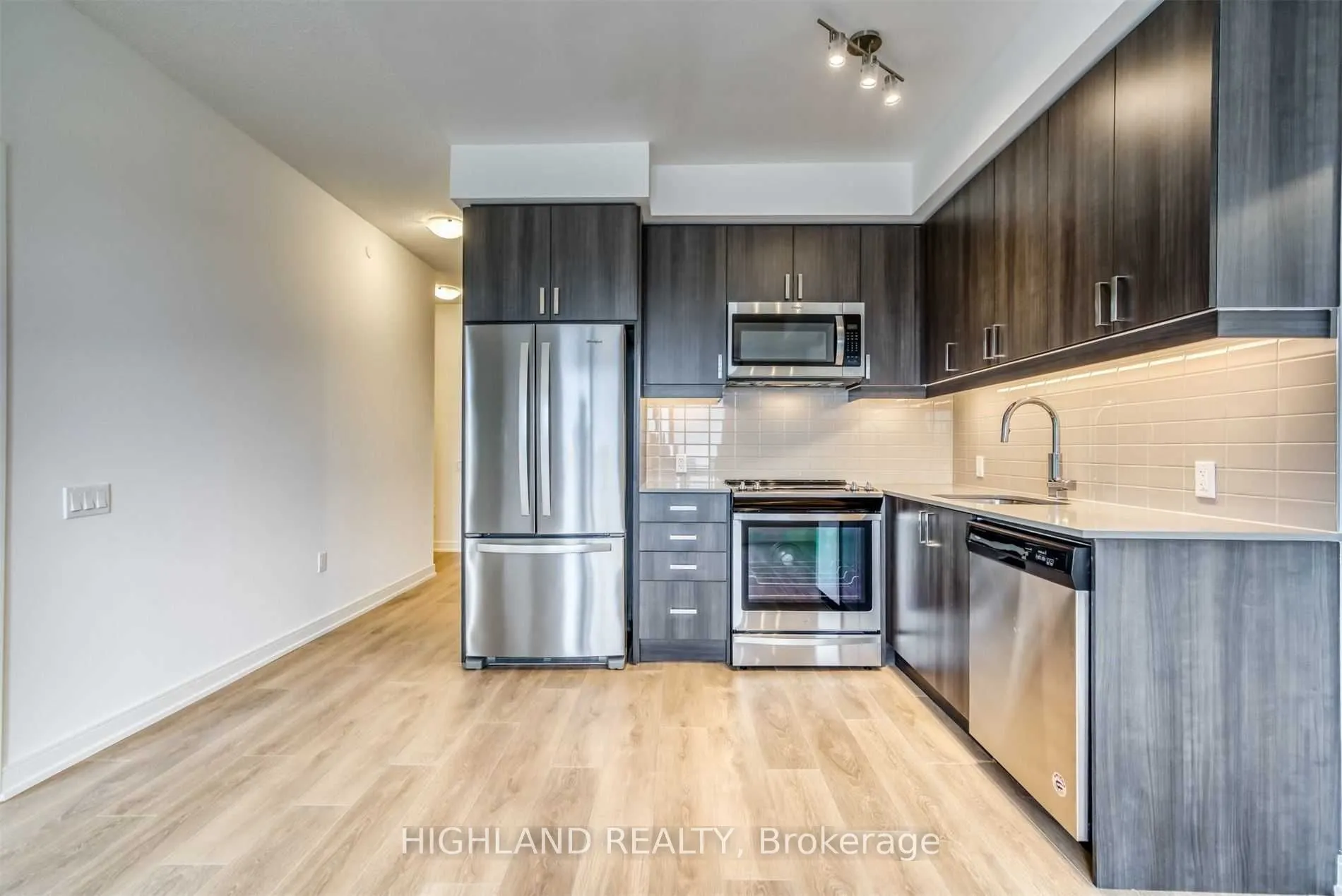 8 Nahani Way, #1120