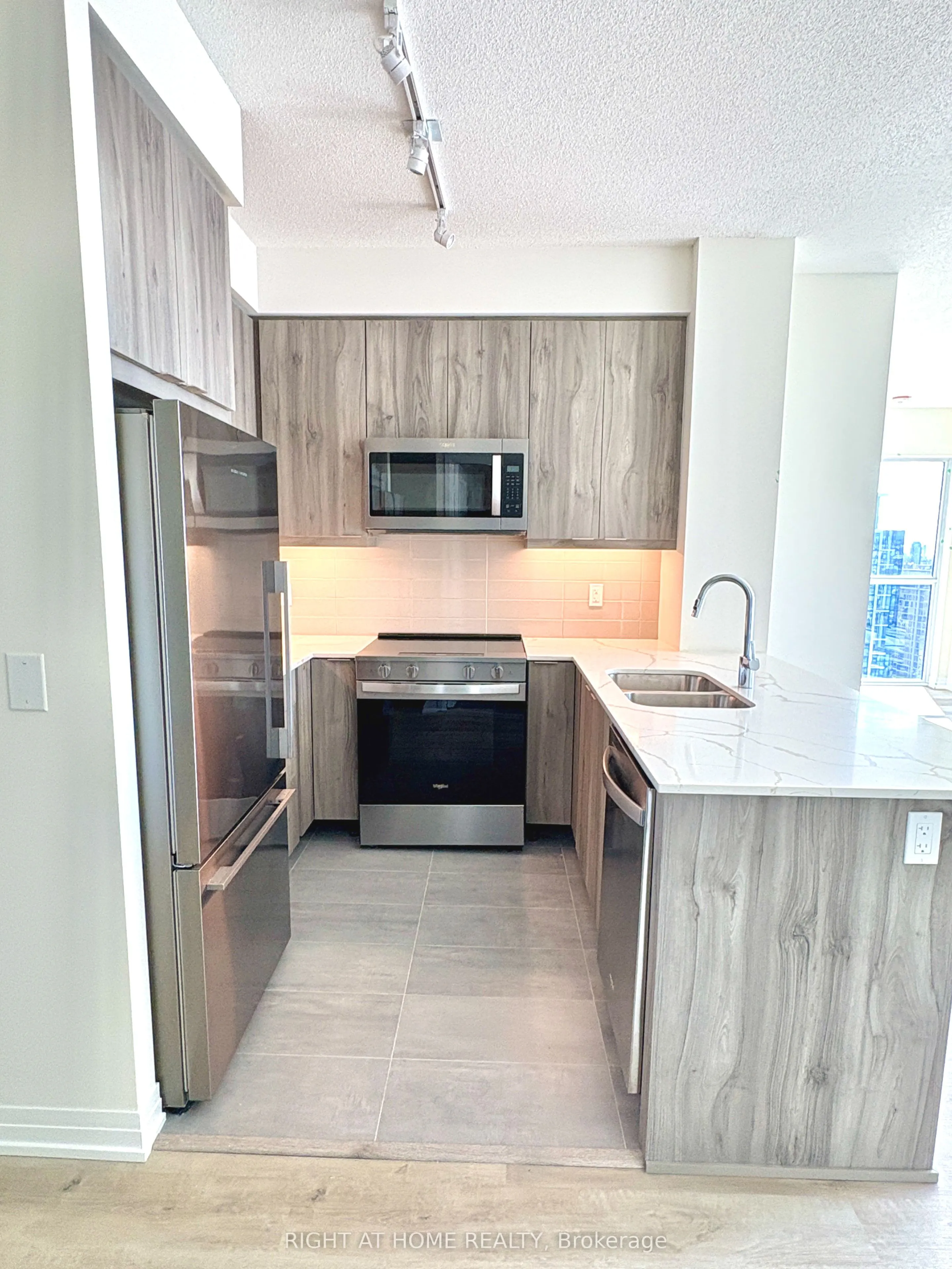15 watergarden Drive, #2204