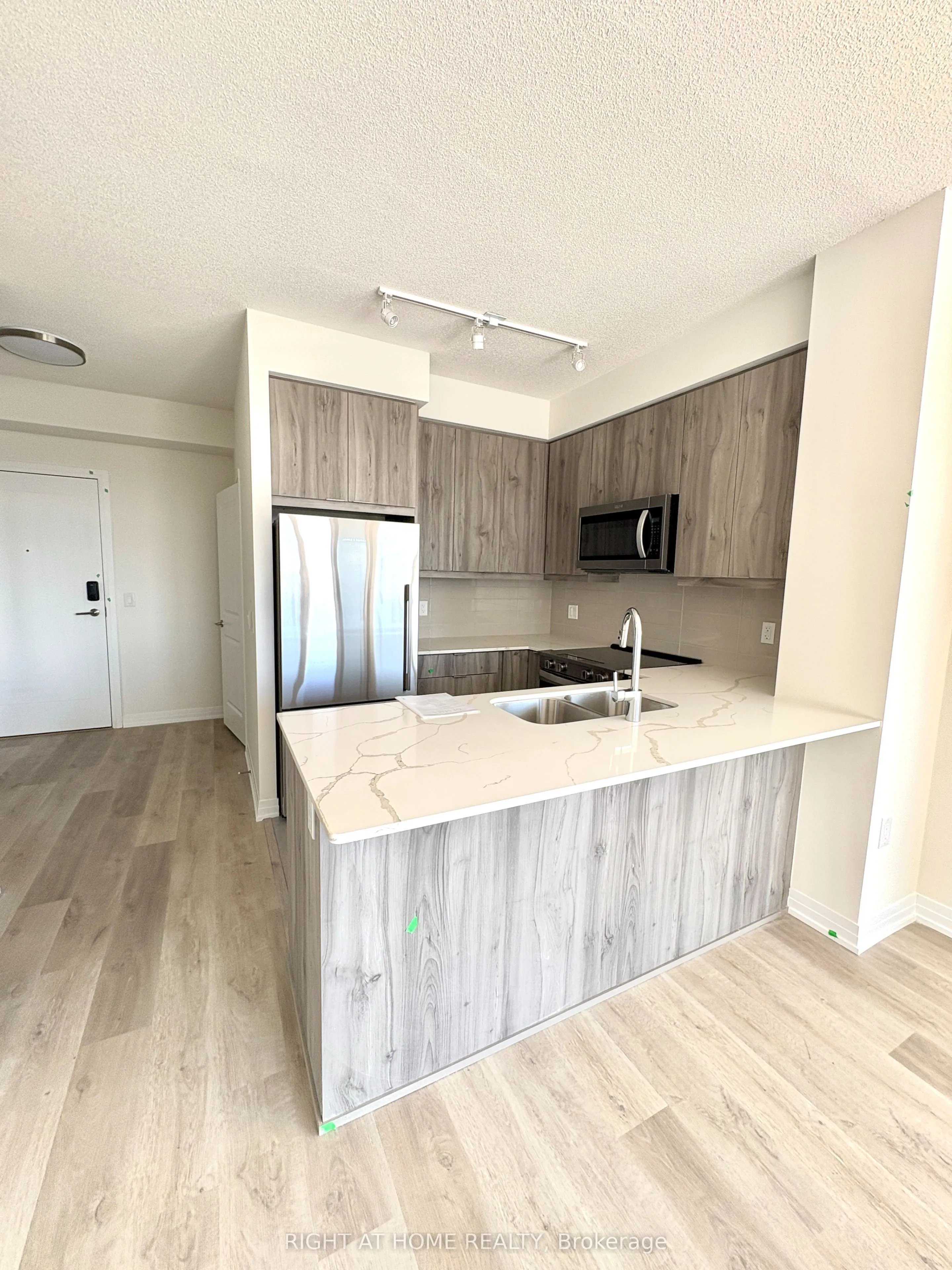 15 watergarden Drive, #2204