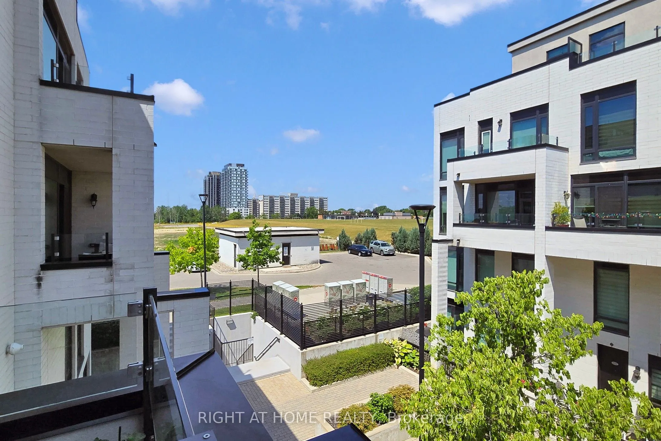 138 Widdicombe Hill Boulevard, #710