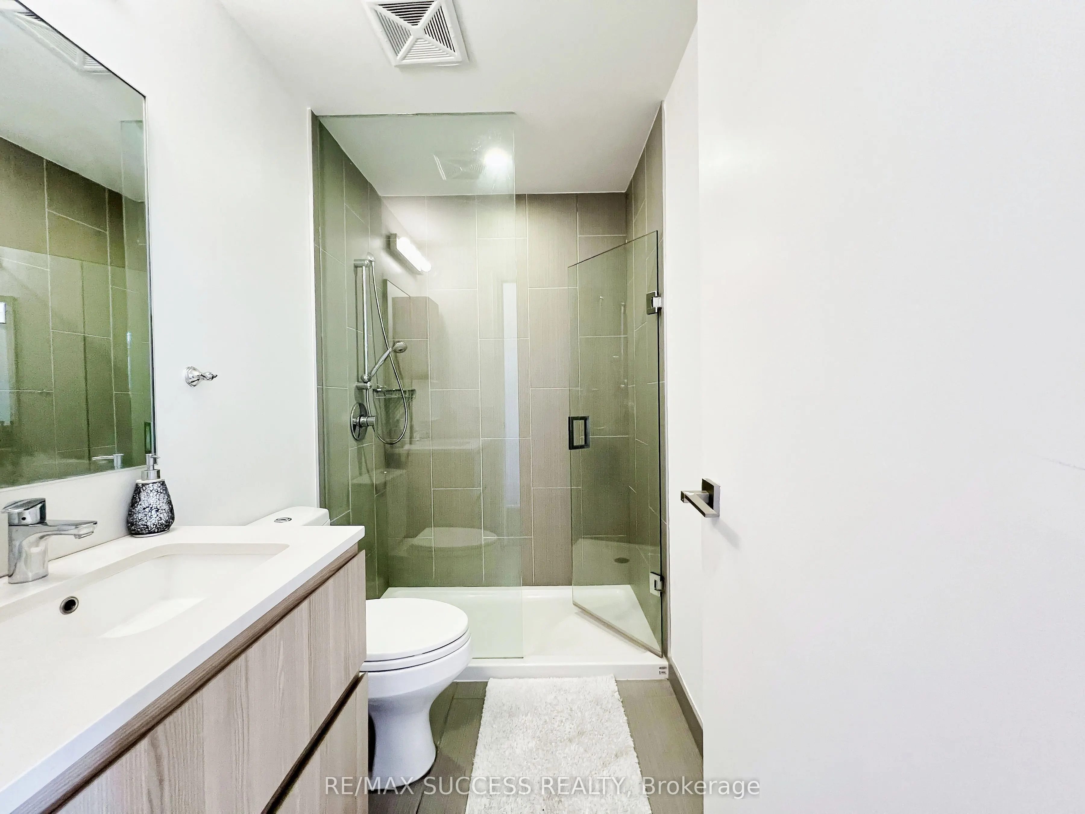 36 Park Lawn Road, #2707