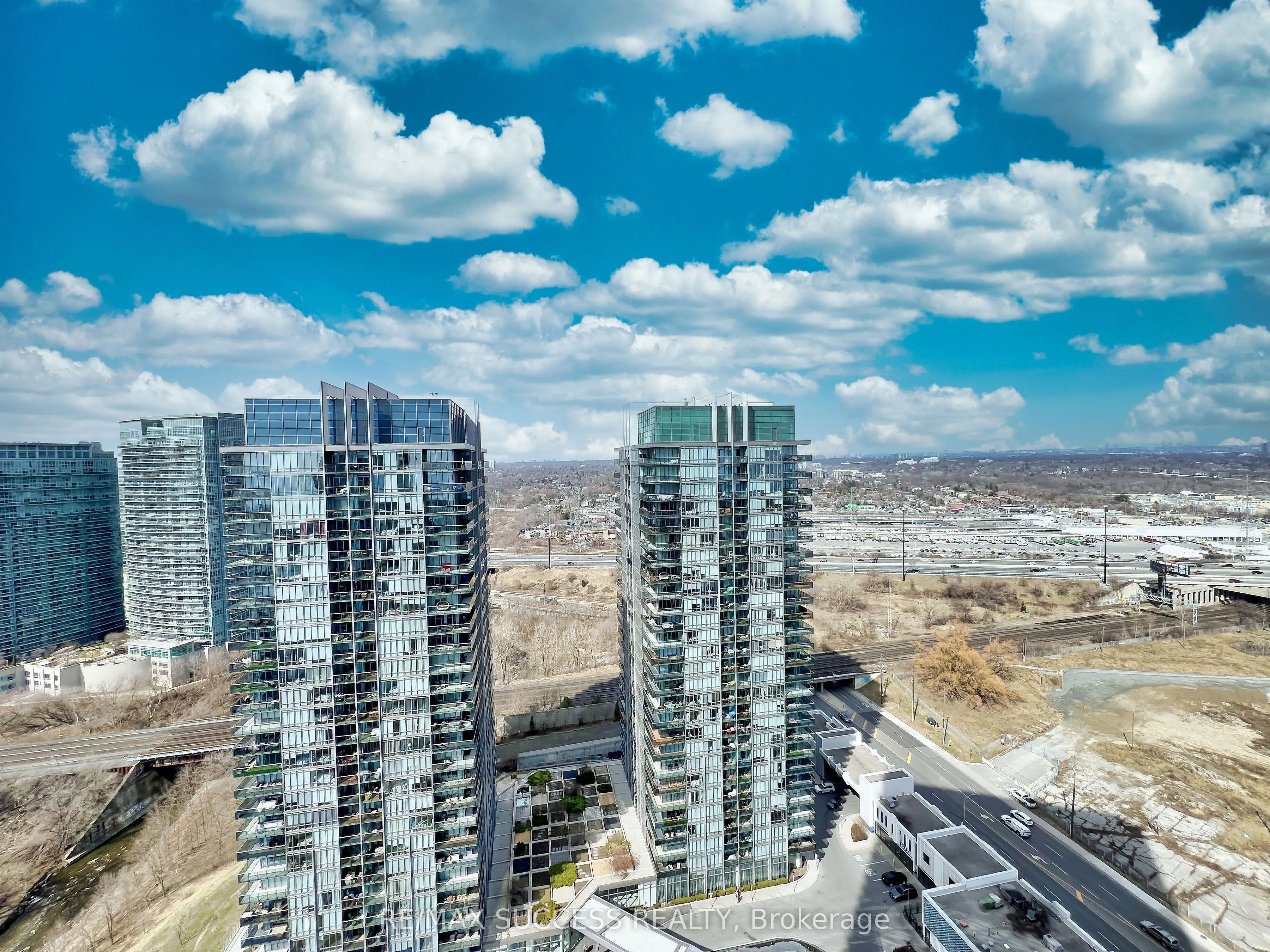 36 Park Lawn Road, #2707