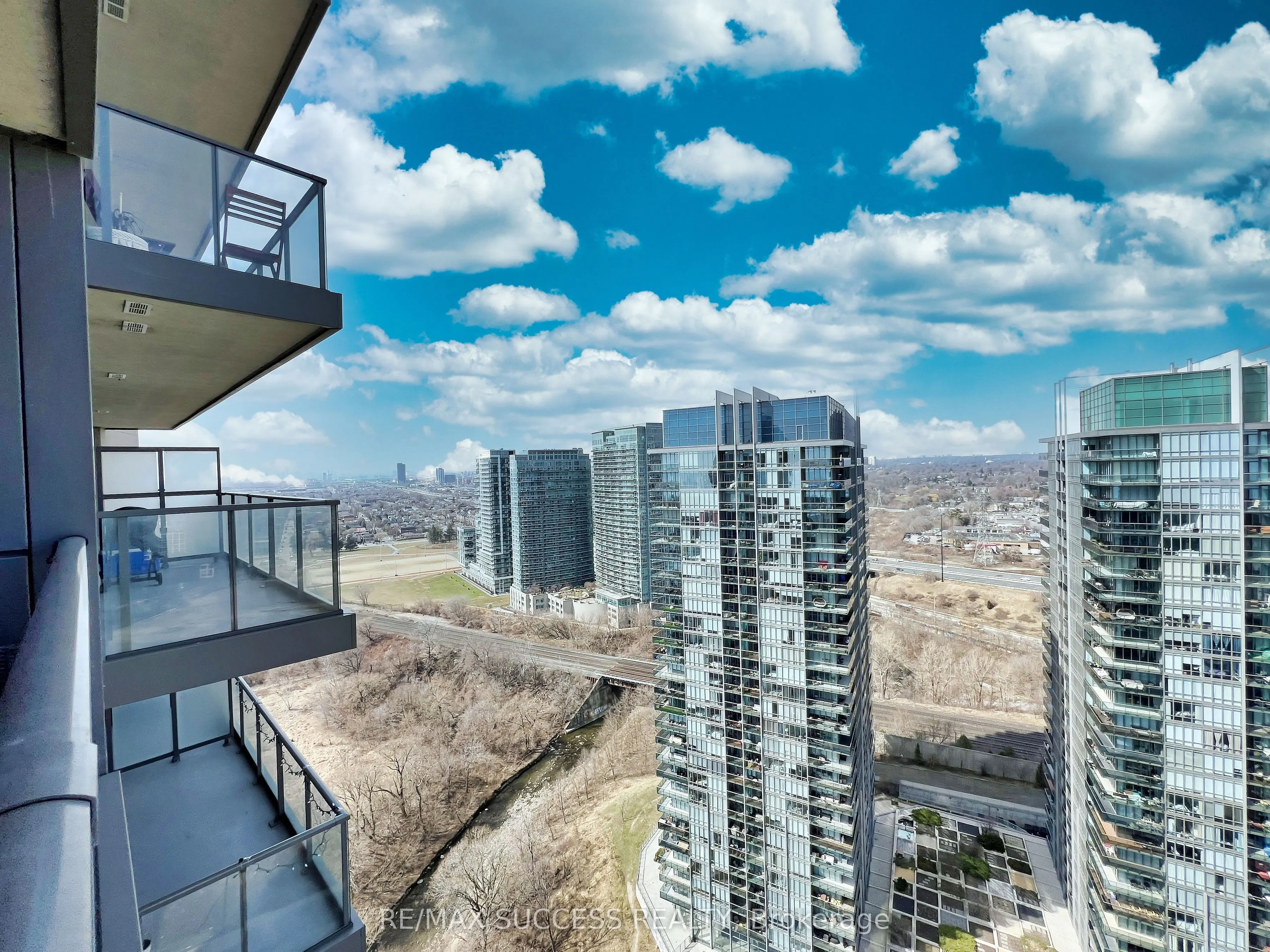 36 Park Lawn Road, #2707