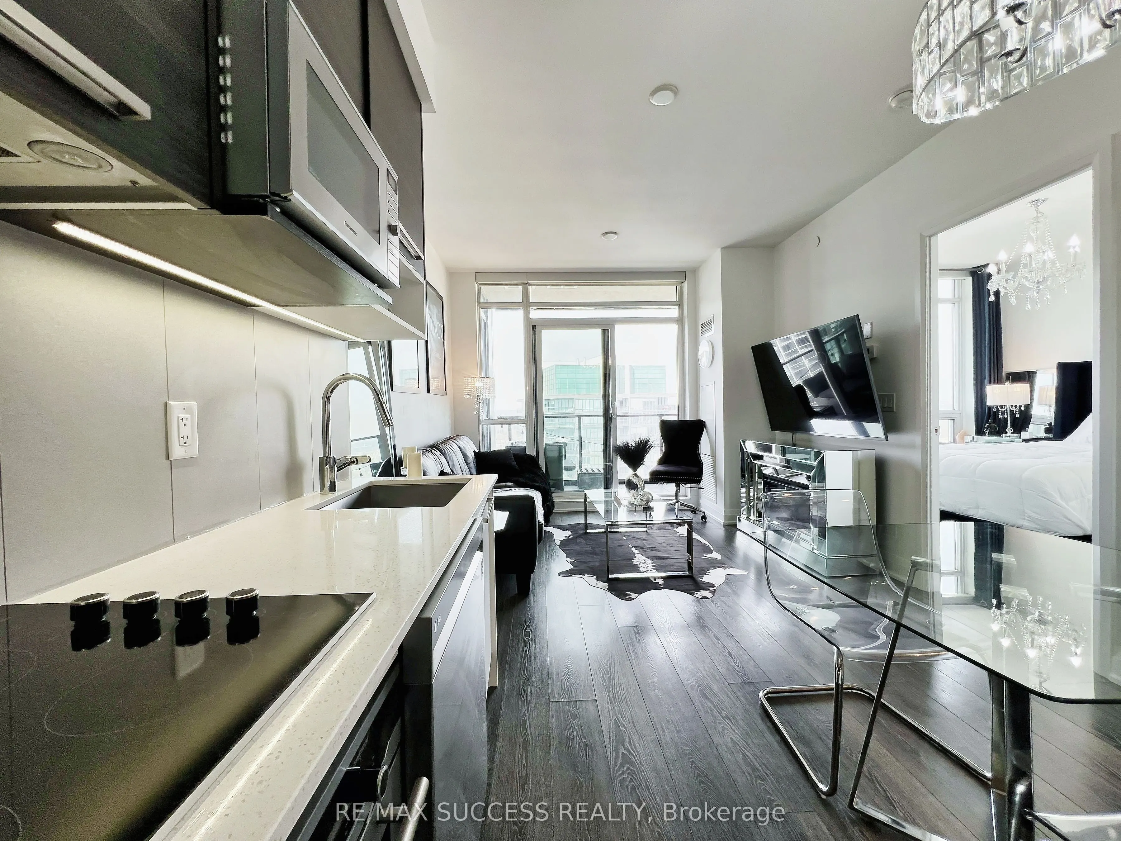 36 Park Lawn Road, #2707