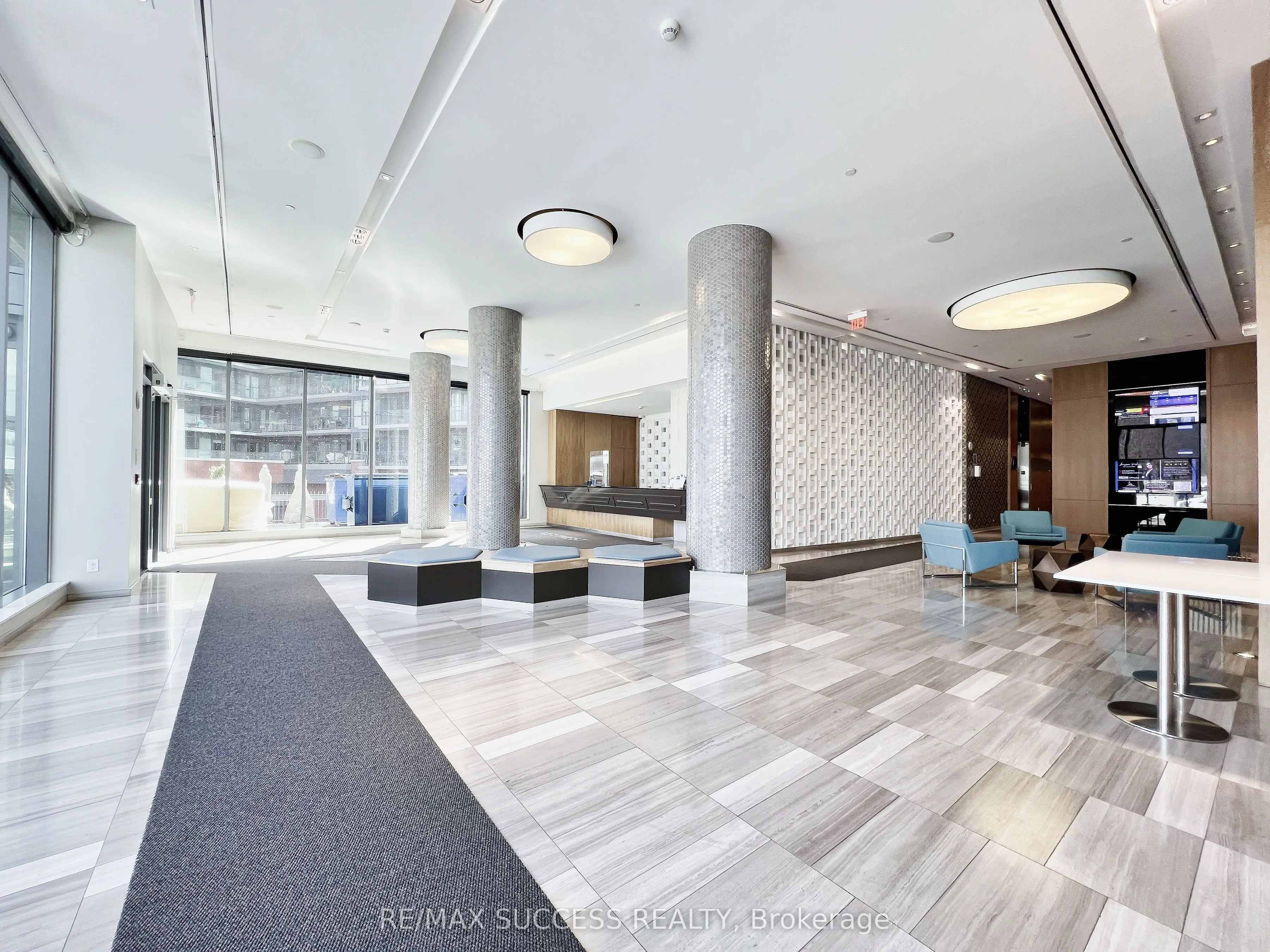 36 Park Lawn Road, #2707
