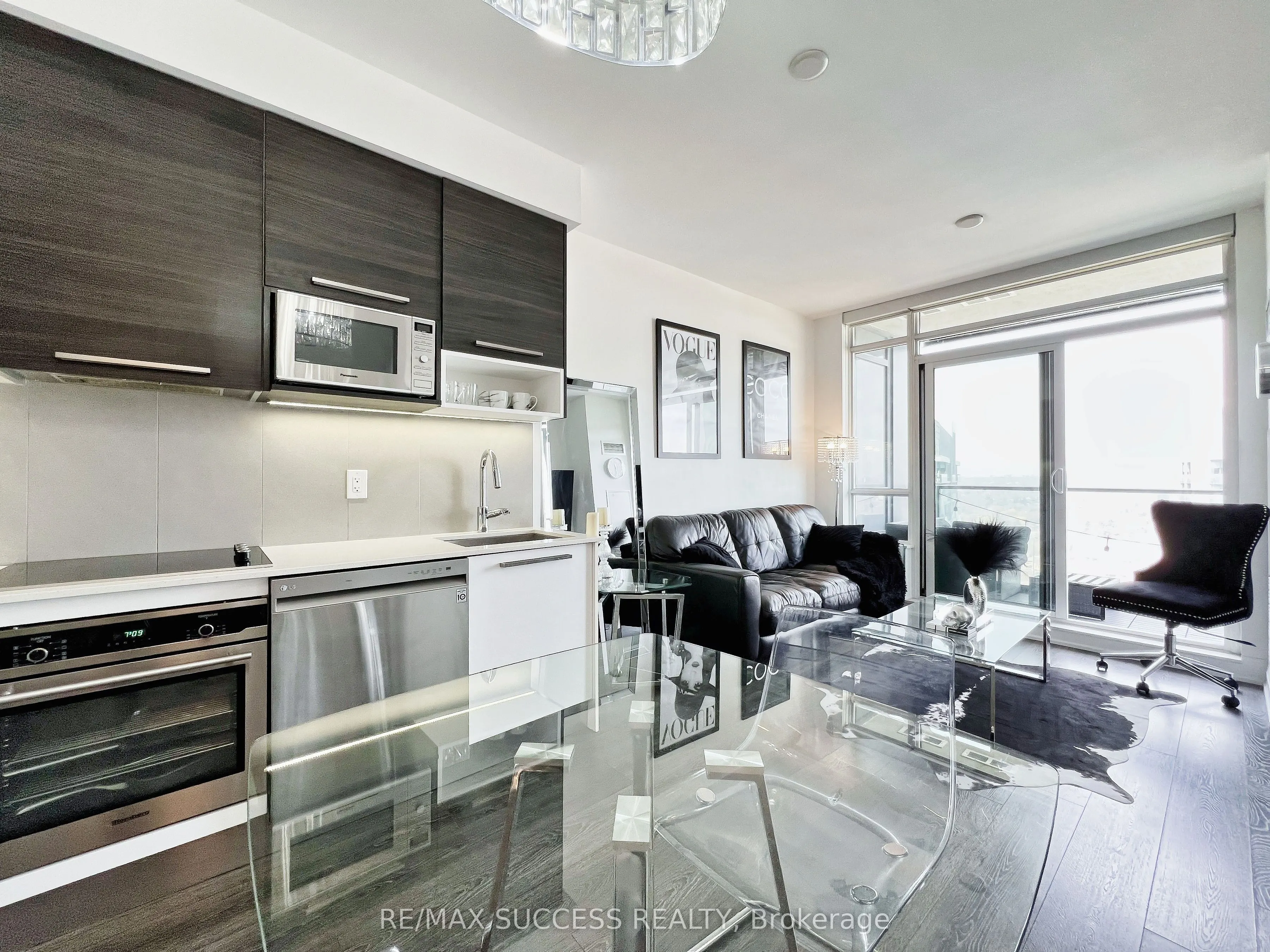 36 Park Lawn Road, #2707