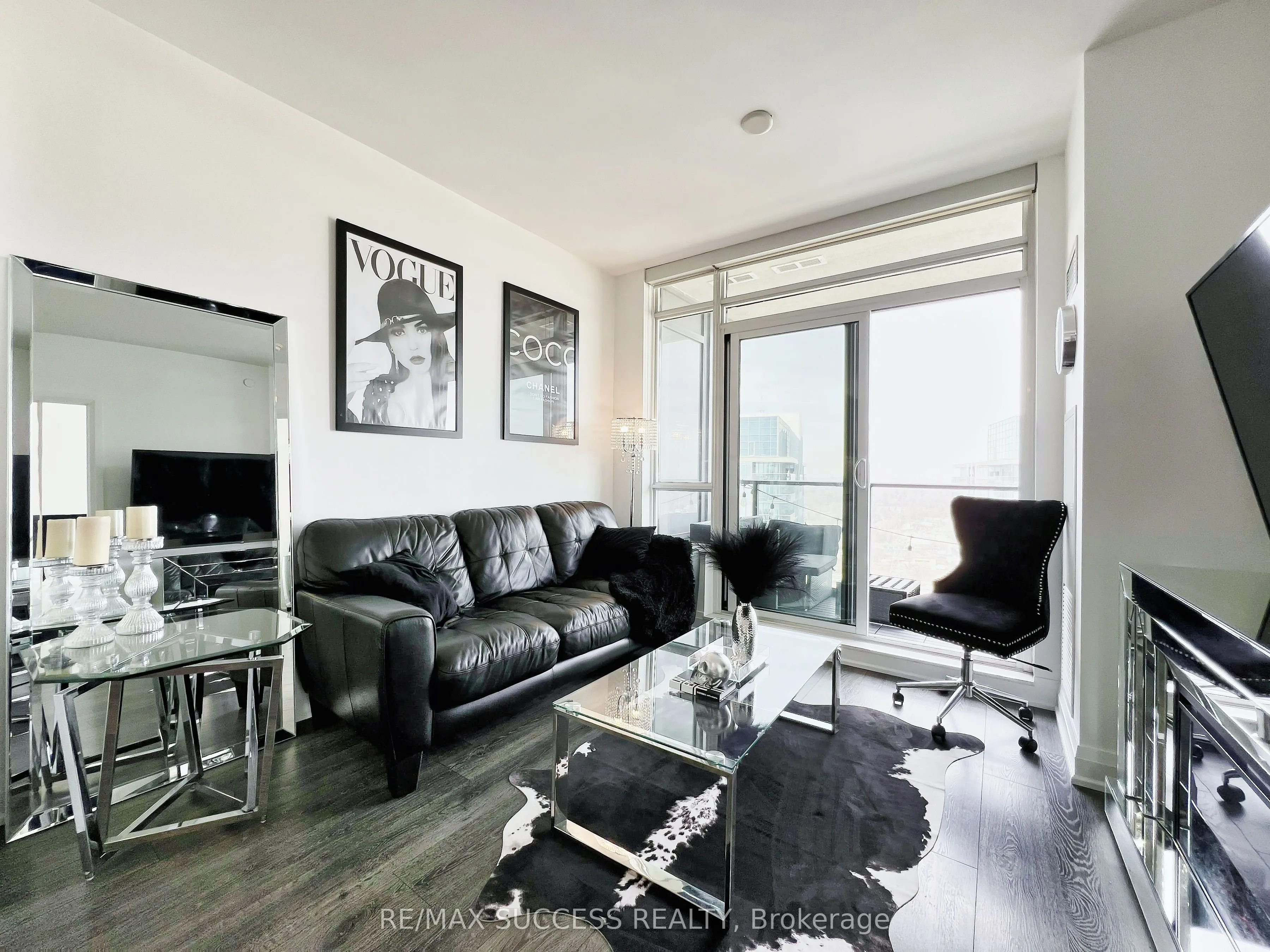 36 Park Lawn Road, #2707