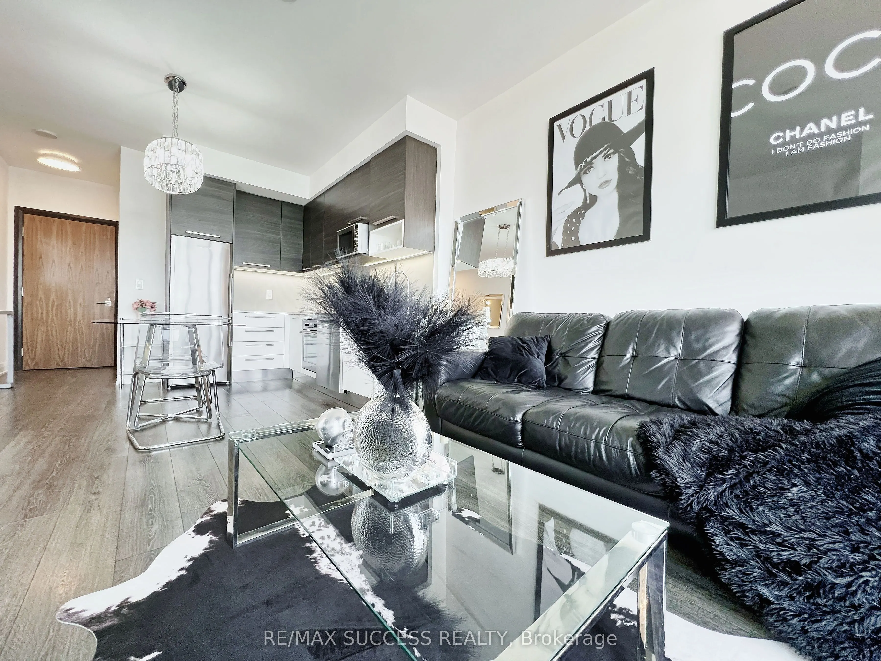 36 Park Lawn Road, #2707