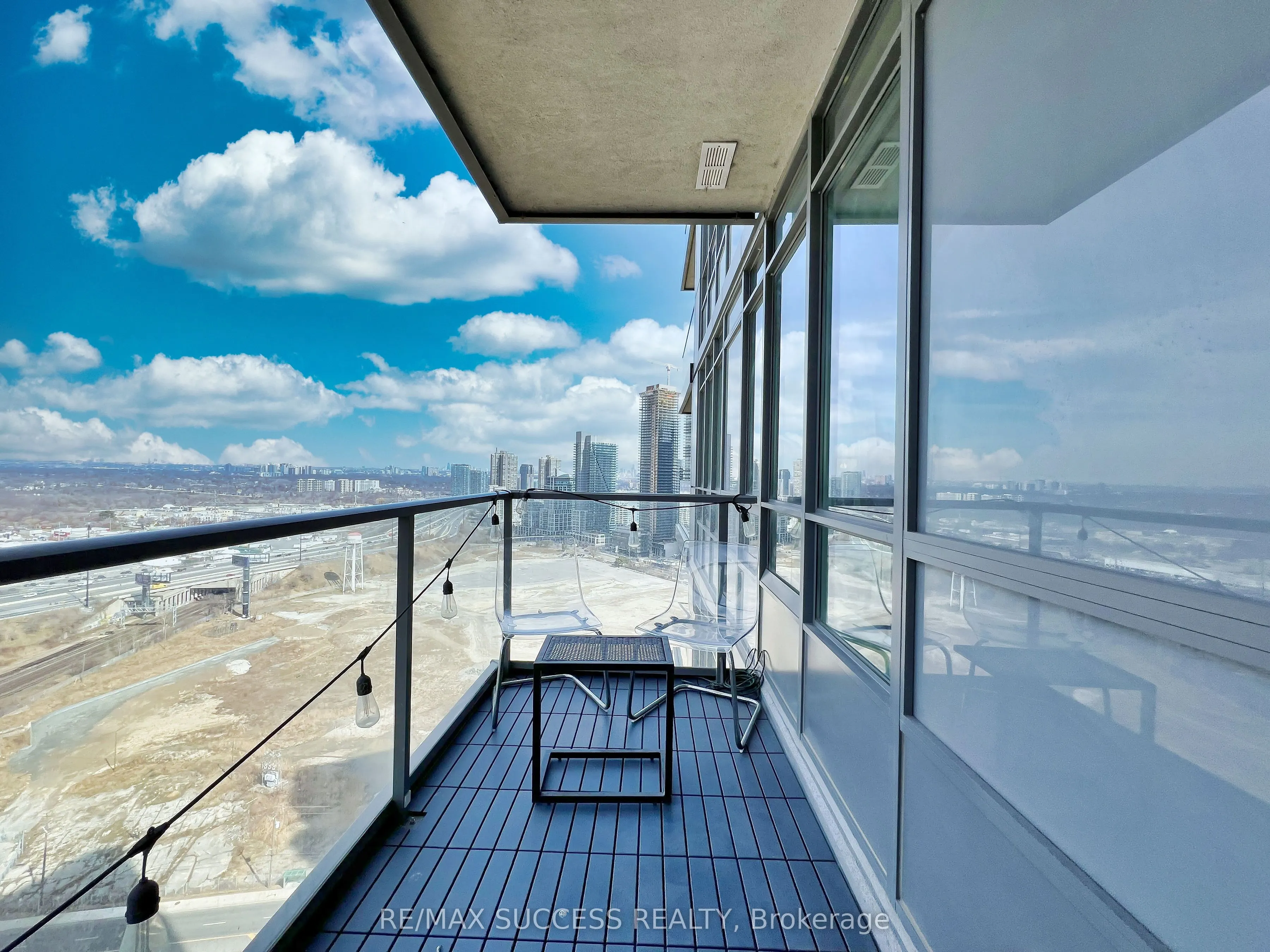36 Park Lawn Road, #2707