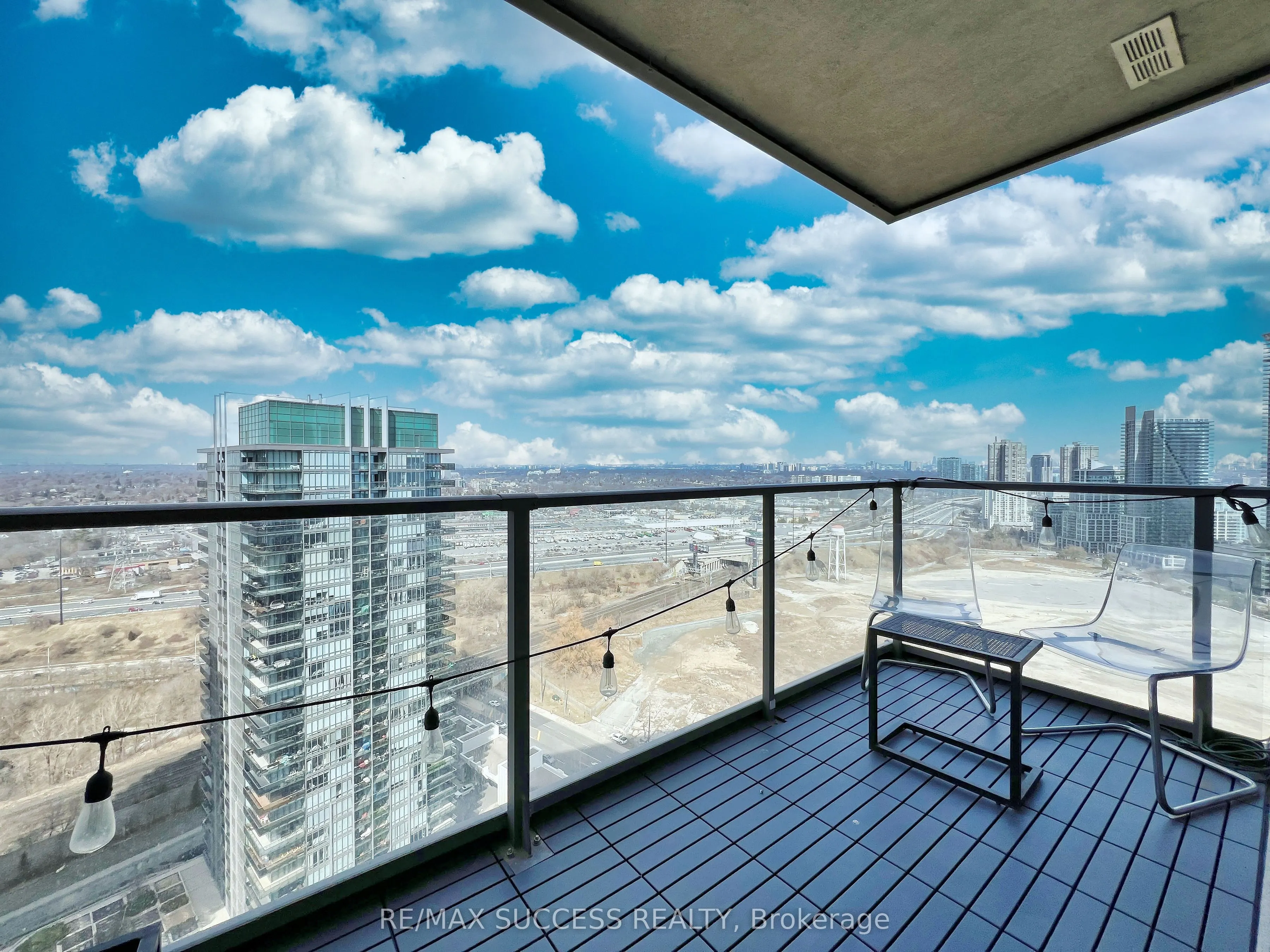 36 Park Lawn Road, #2707