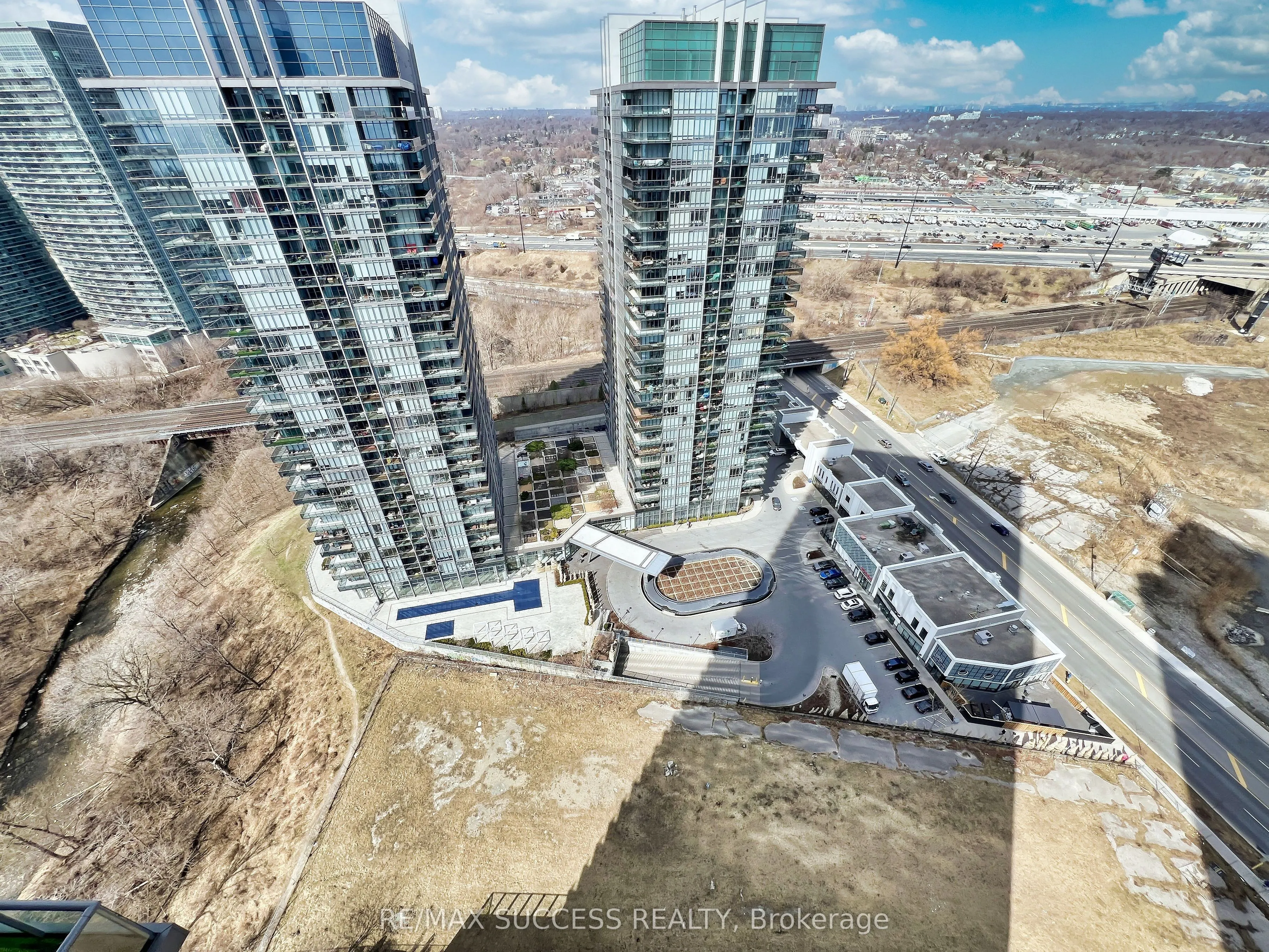 36 Park Lawn Road, #2707