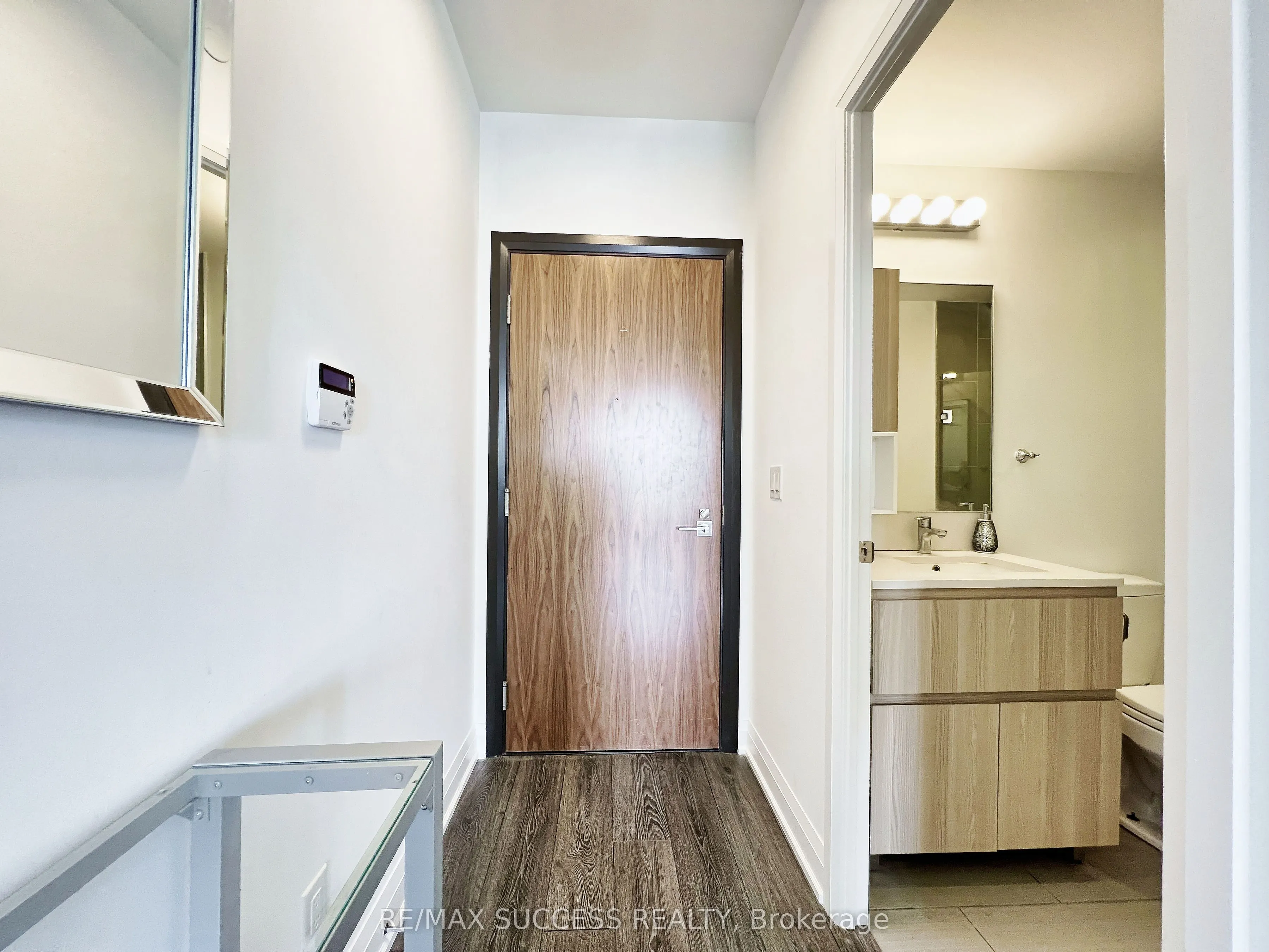 36 Park Lawn Road, #2707
