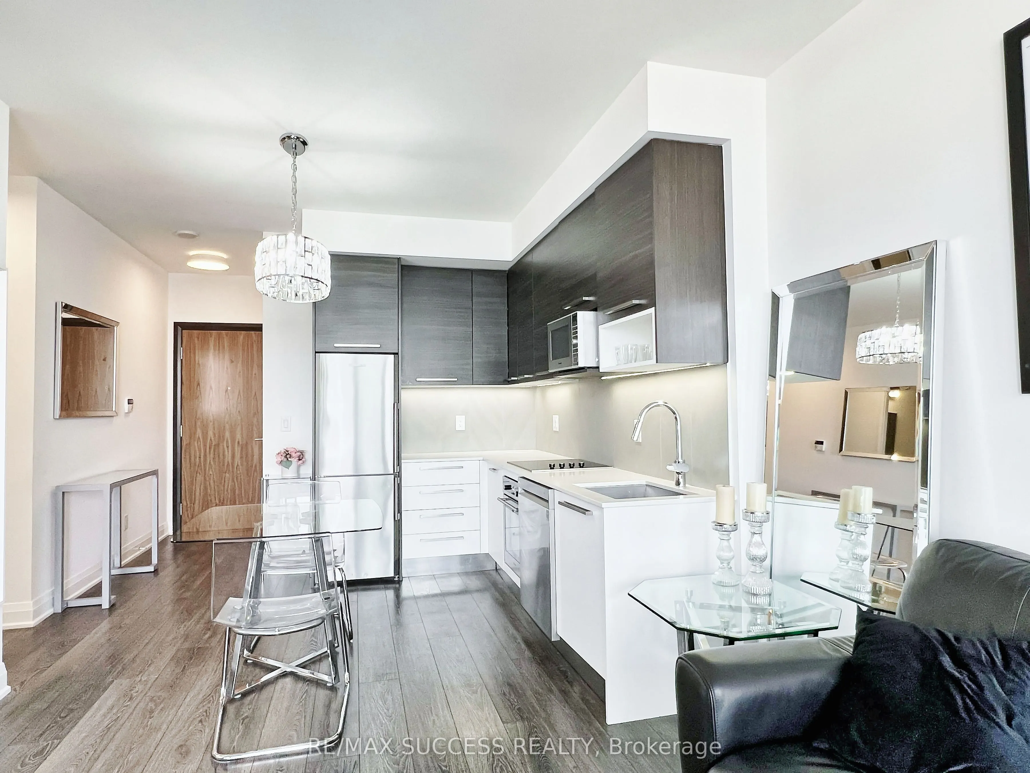 36 Park Lawn Road, #2707