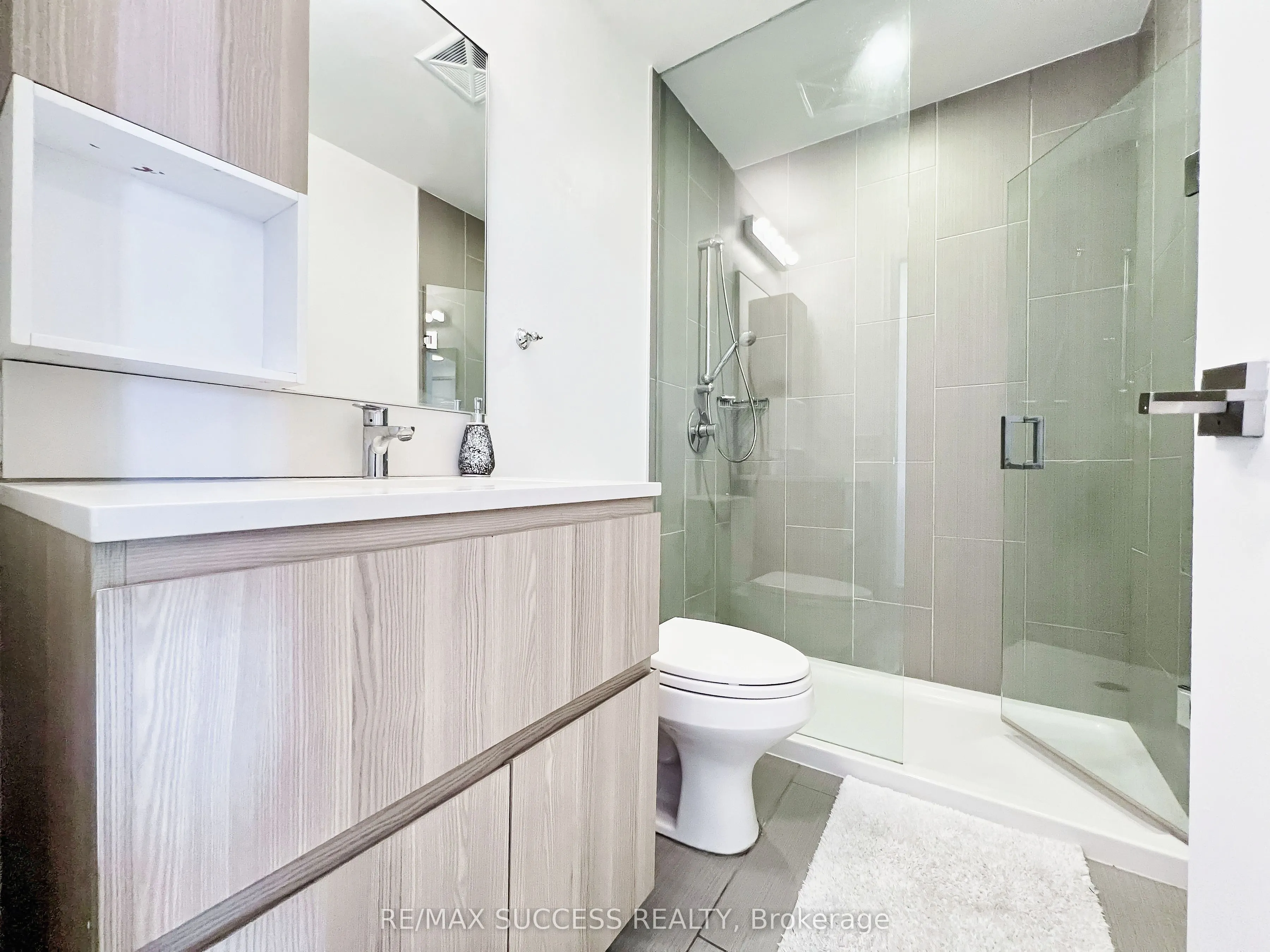 36 Park Lawn Road, #2707