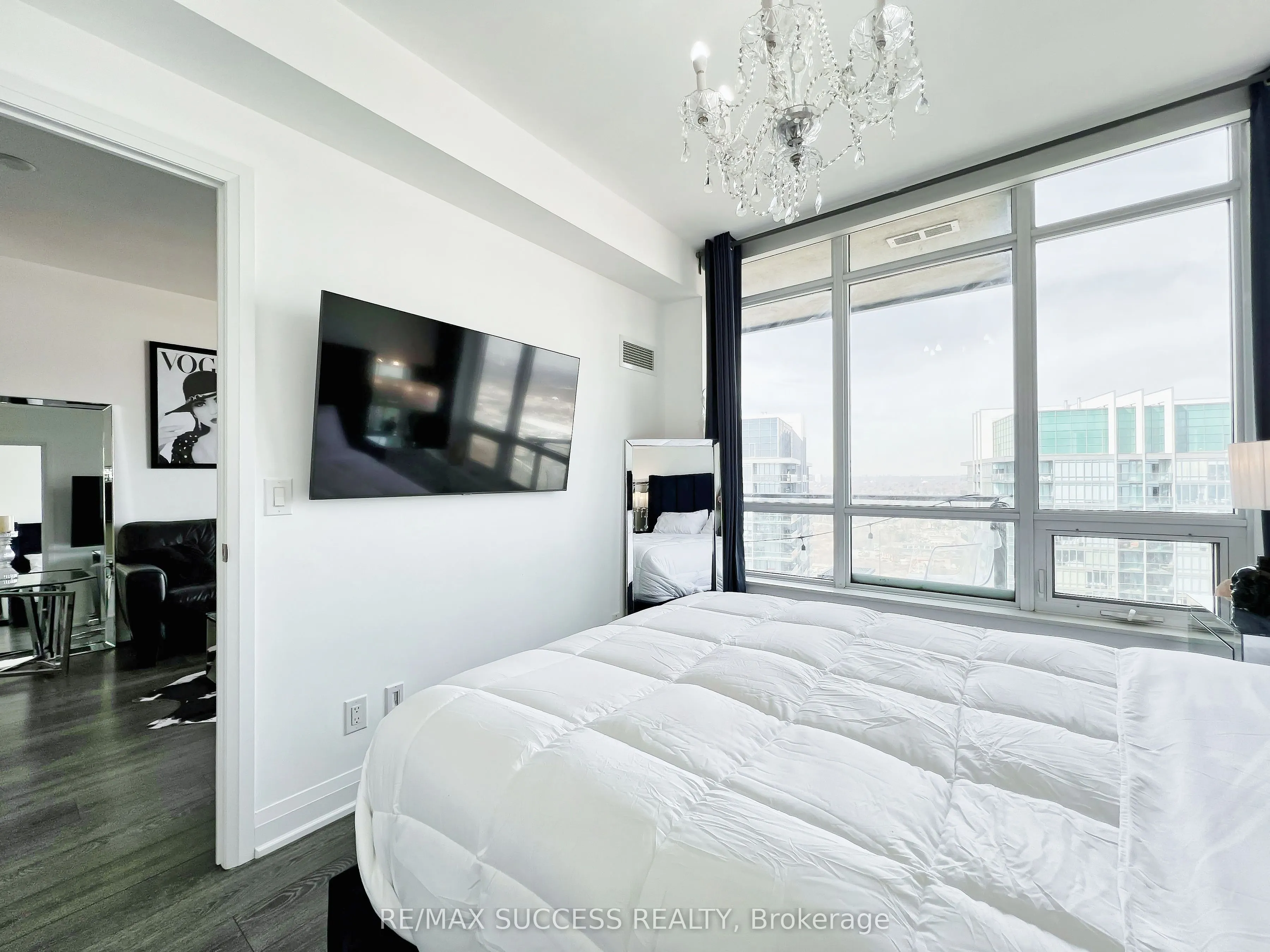 36 Park Lawn Road, #2707