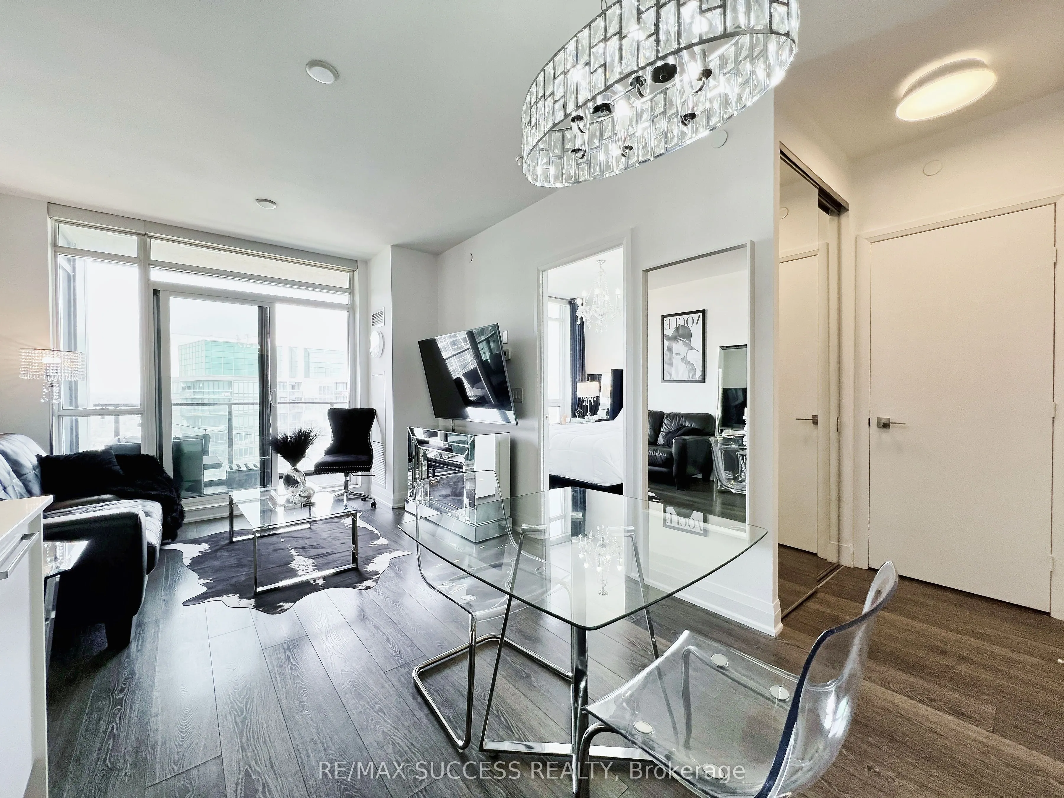 36 Park Lawn Road, #2707