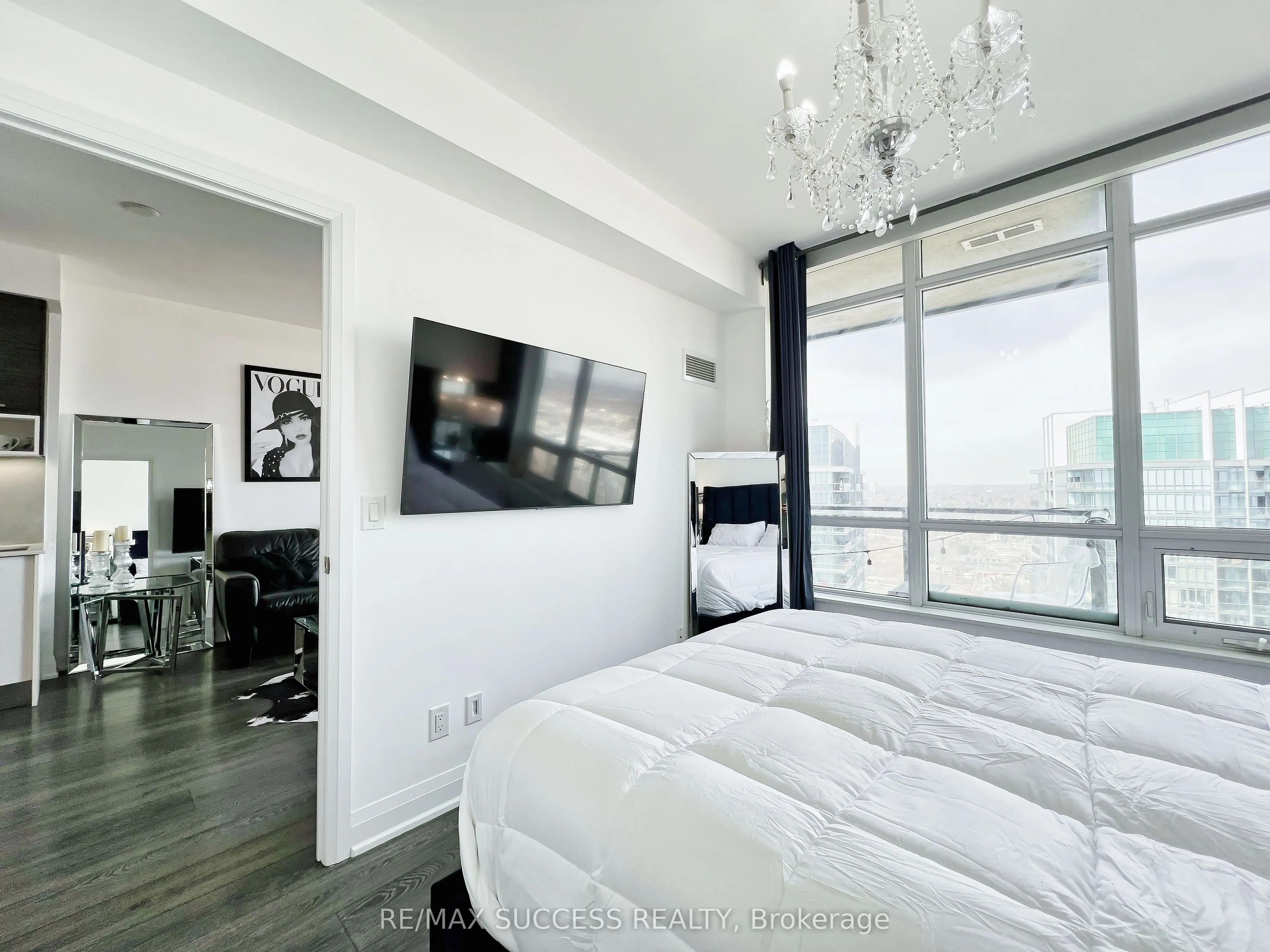 36 Park Lawn Road, #2707