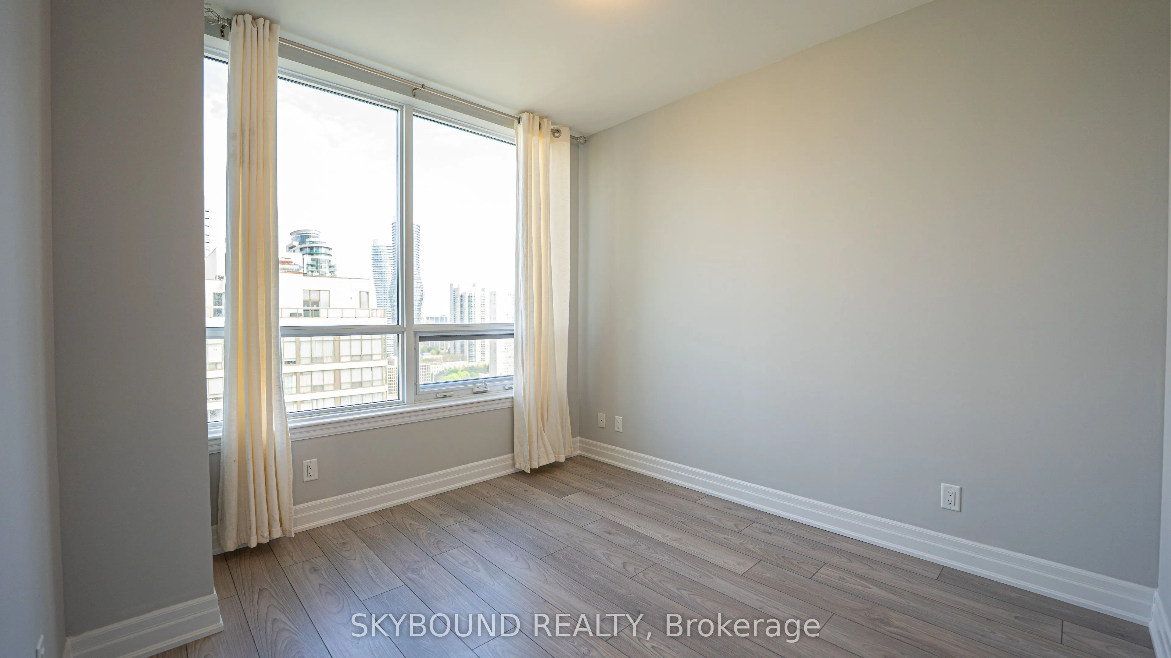 36 Elm Dr W Drive, #2210