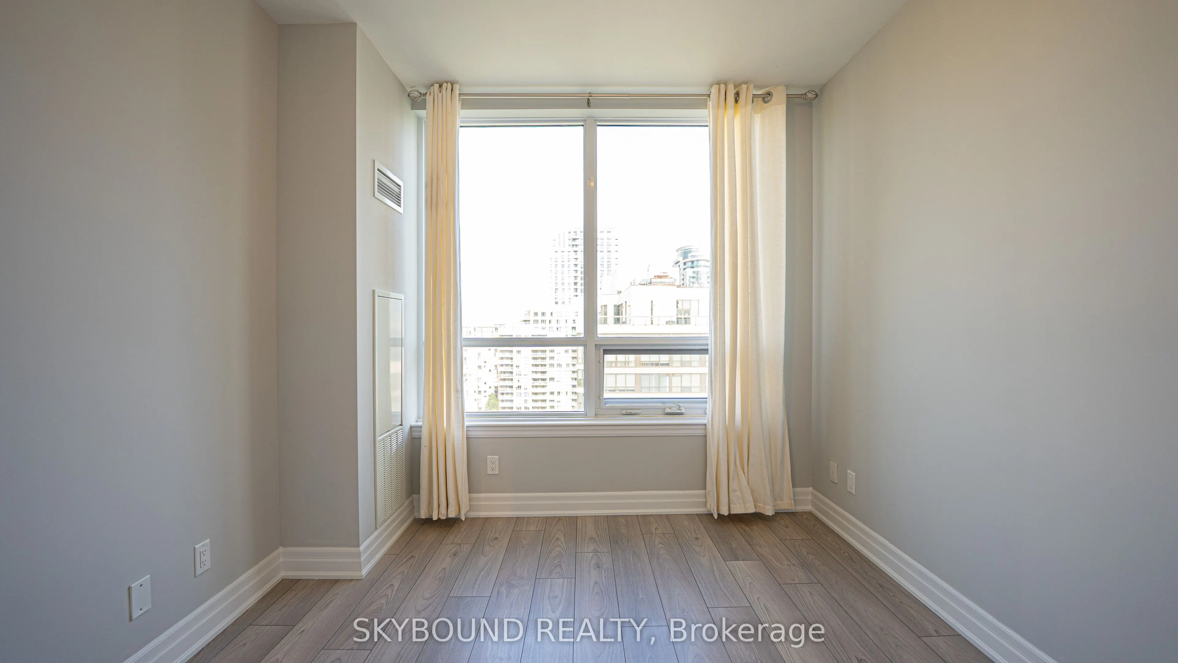 36 Elm Dr W Drive, #2210