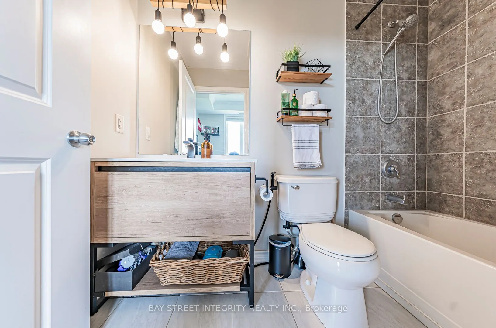 5327 Upper Middle Road, #307