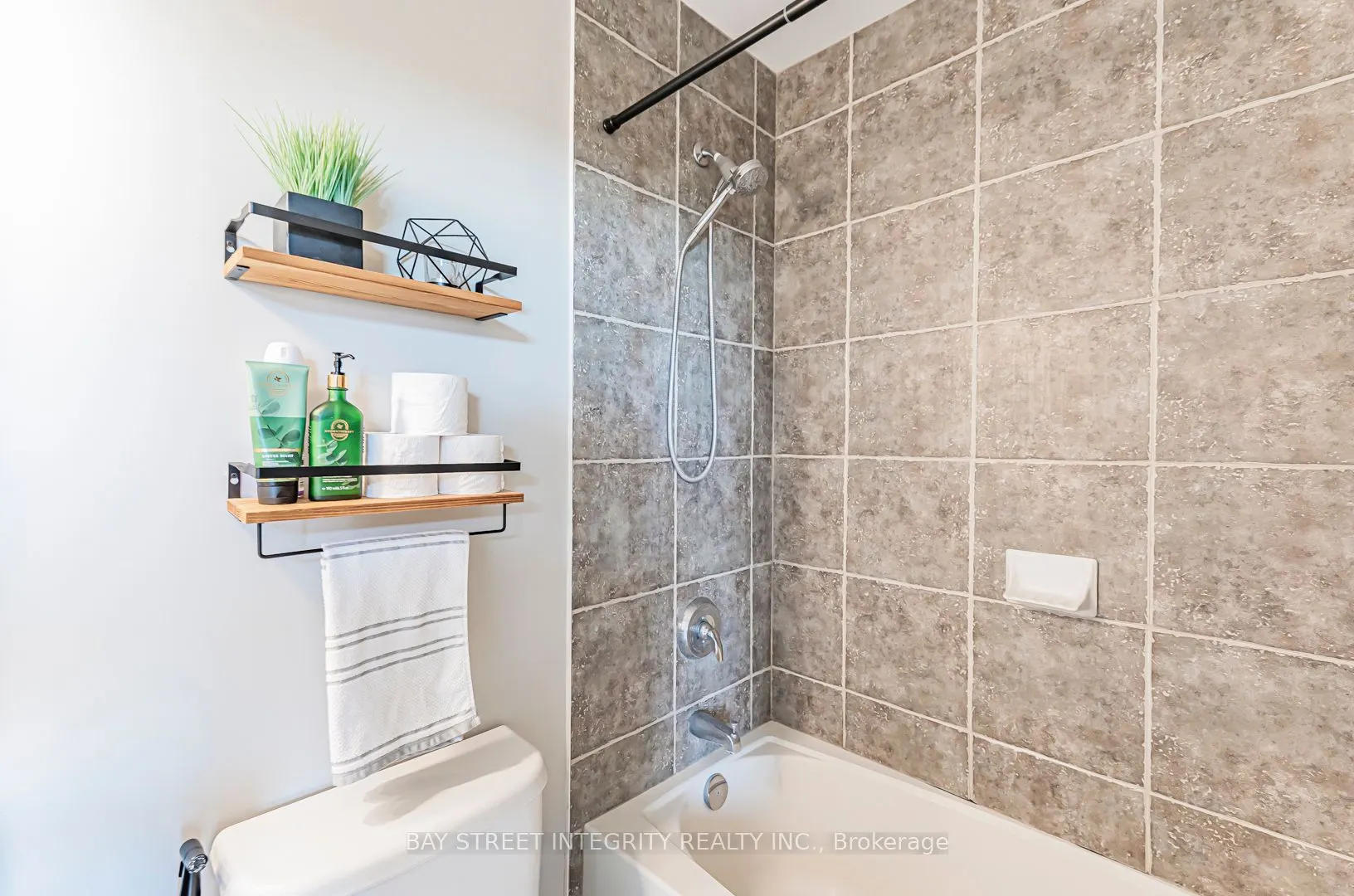 5327 Upper Middle Road, #307