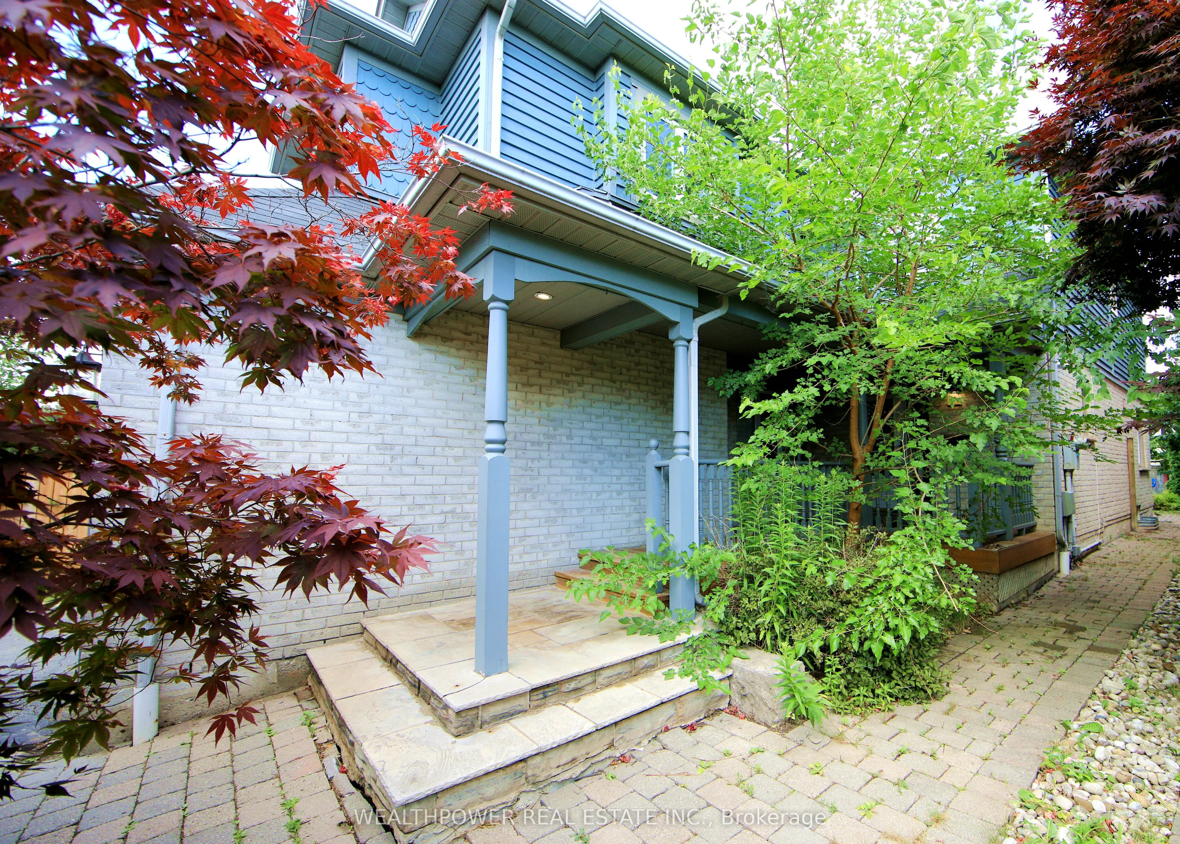 2896 Cape Hill Crescent
