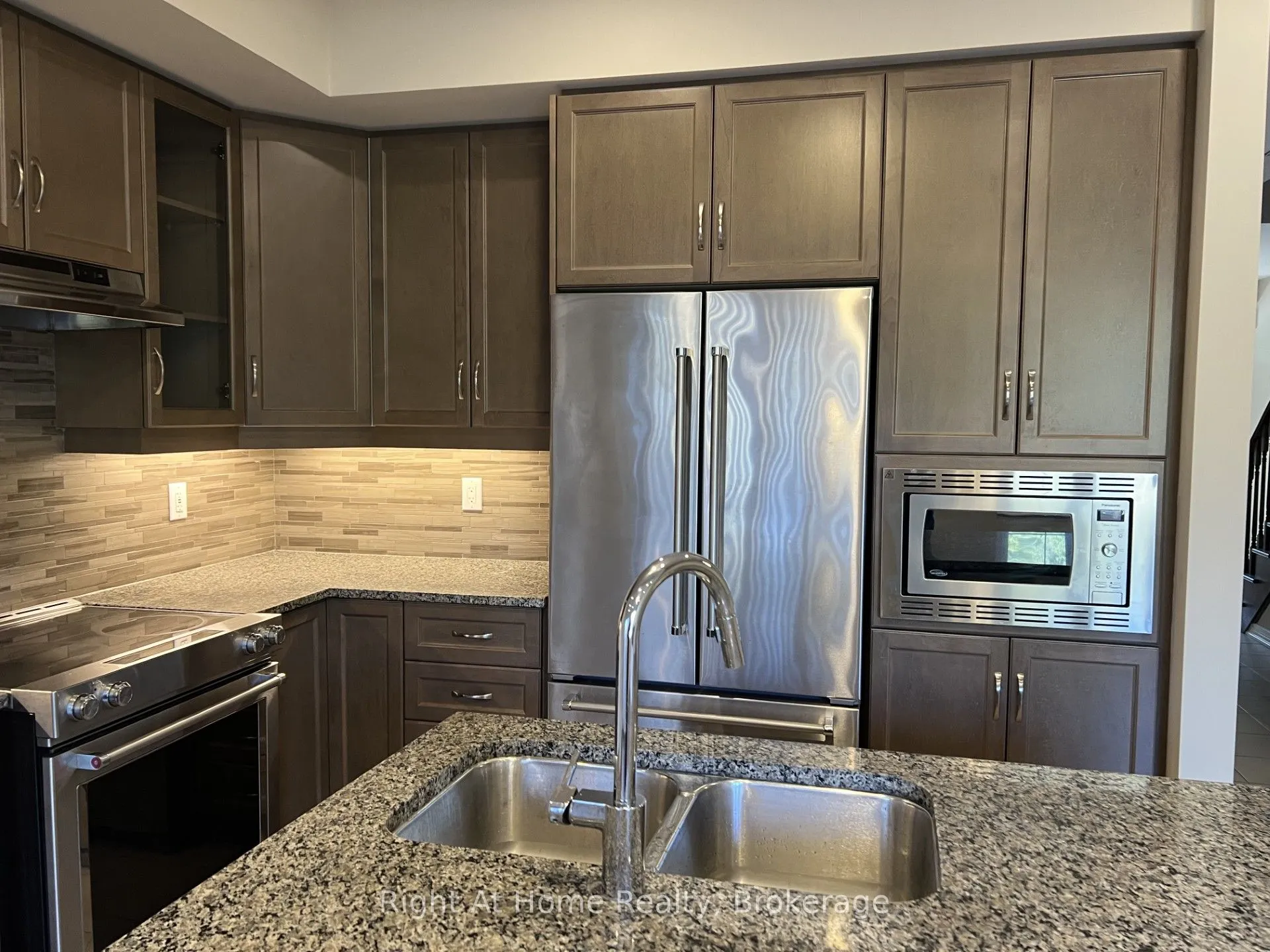 3277 Mockingbird Common