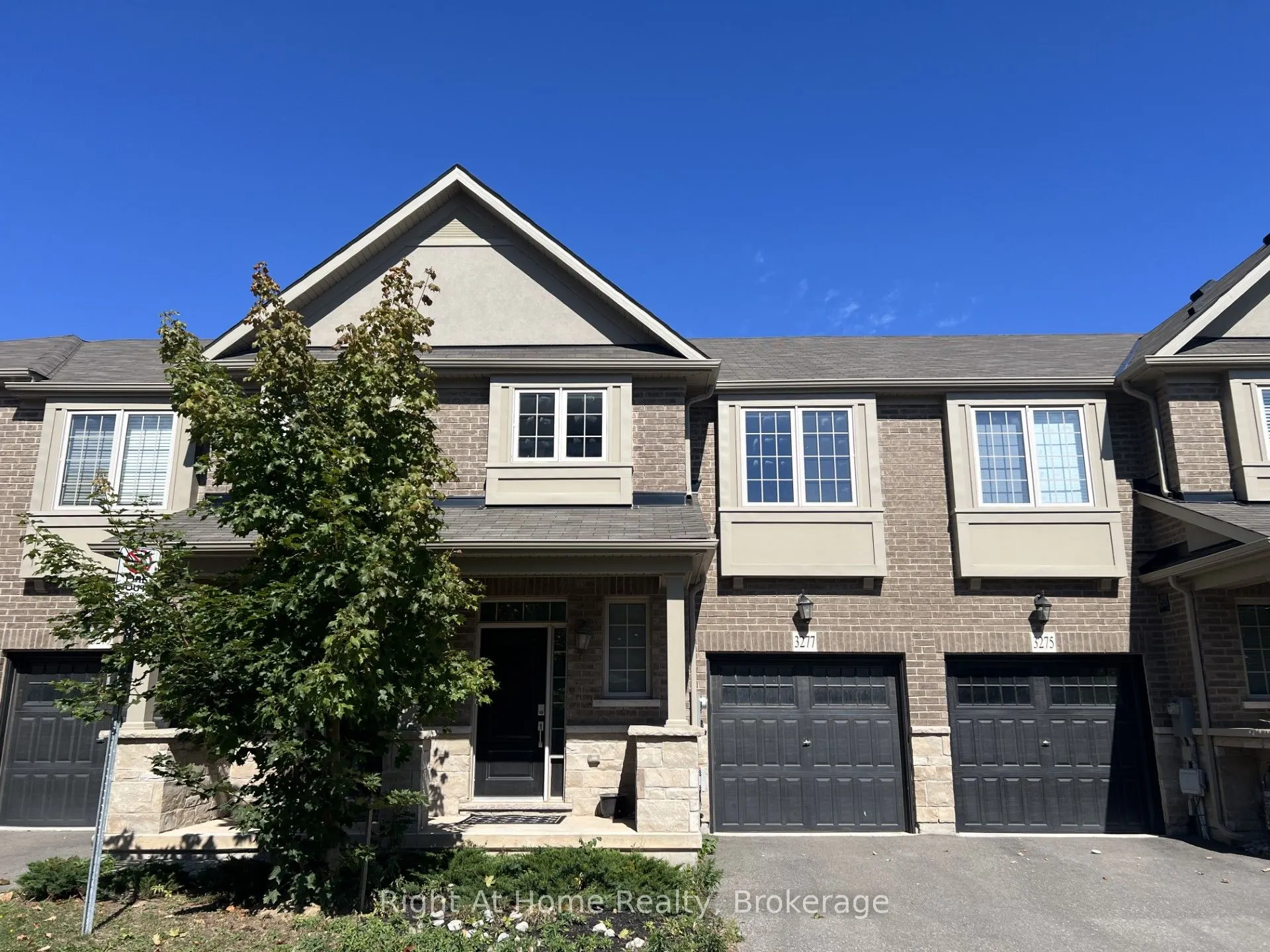 3277 Mockingbird Common