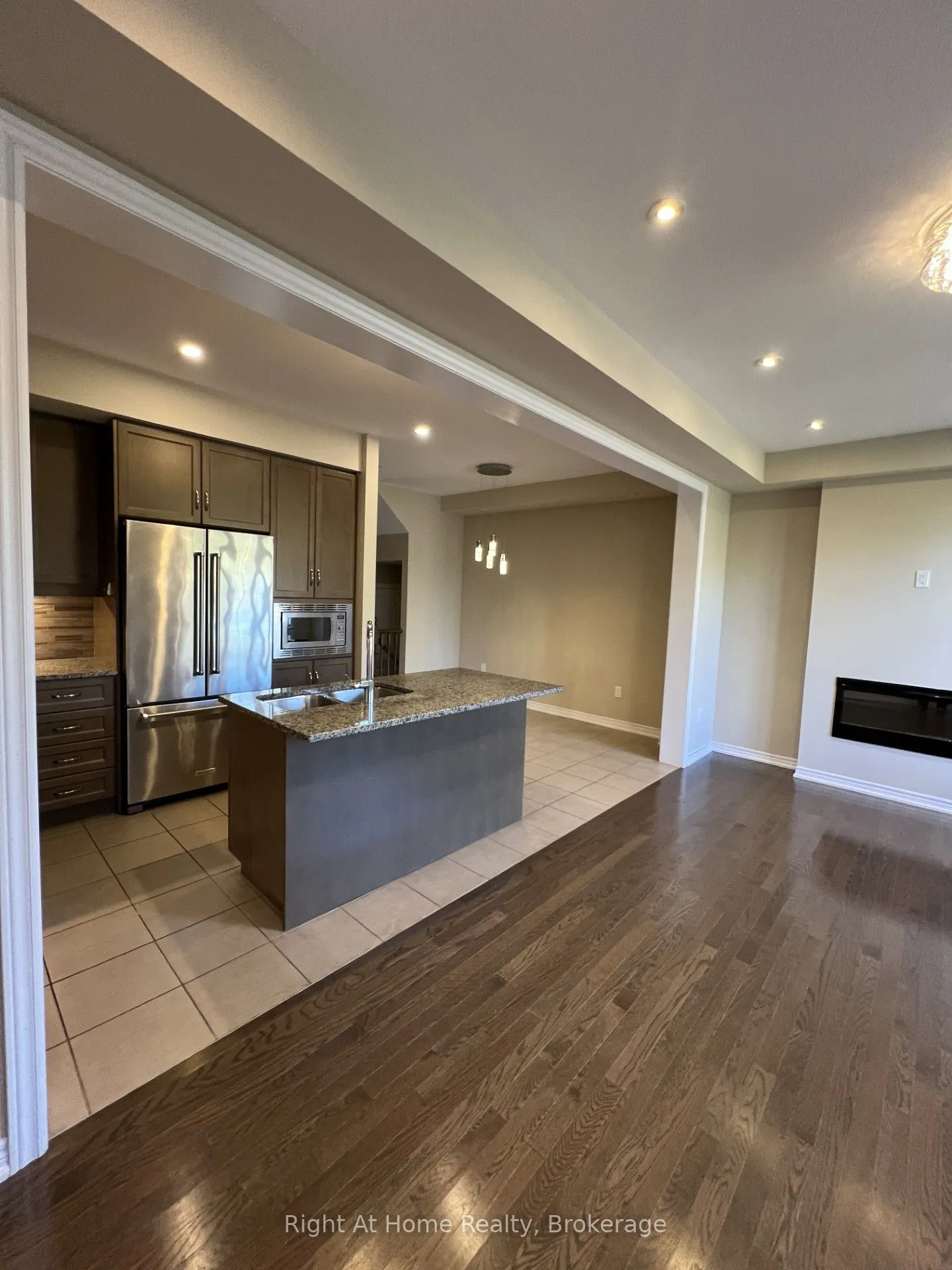 3277 Mockingbird Common