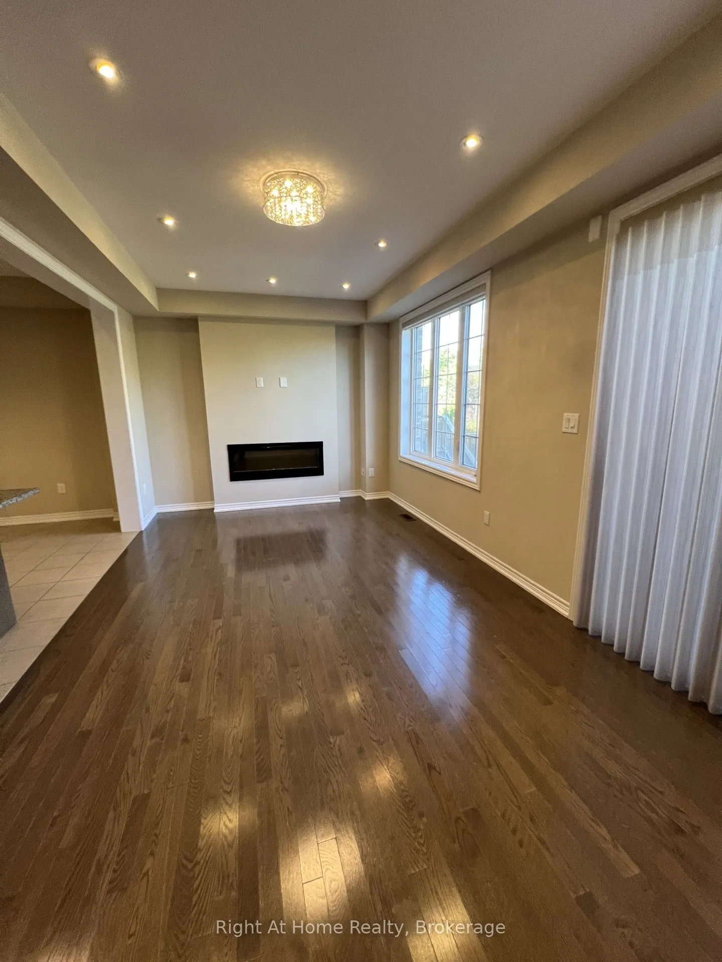 3277 Mockingbird Common
