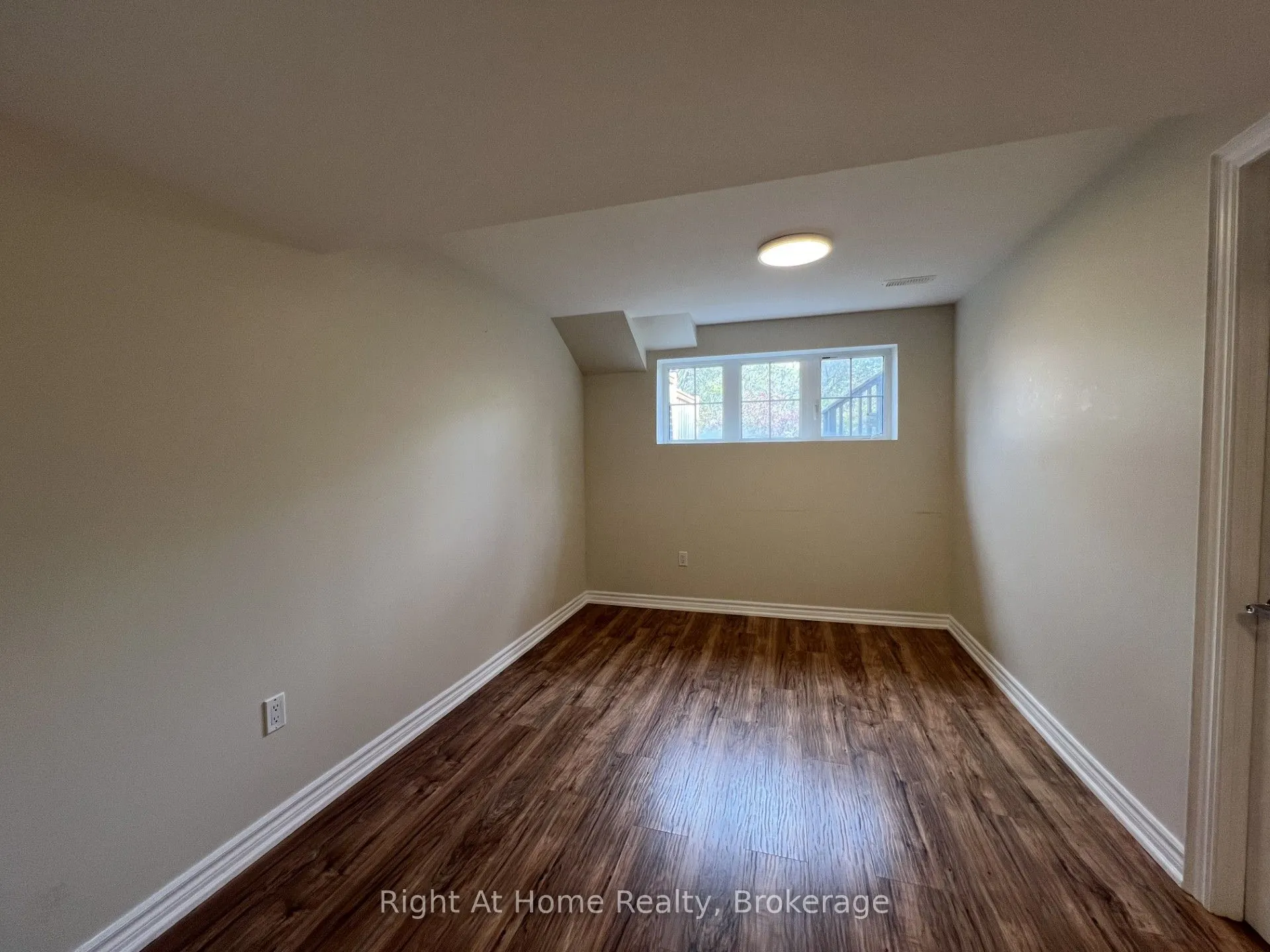 3277 Mockingbird Common
