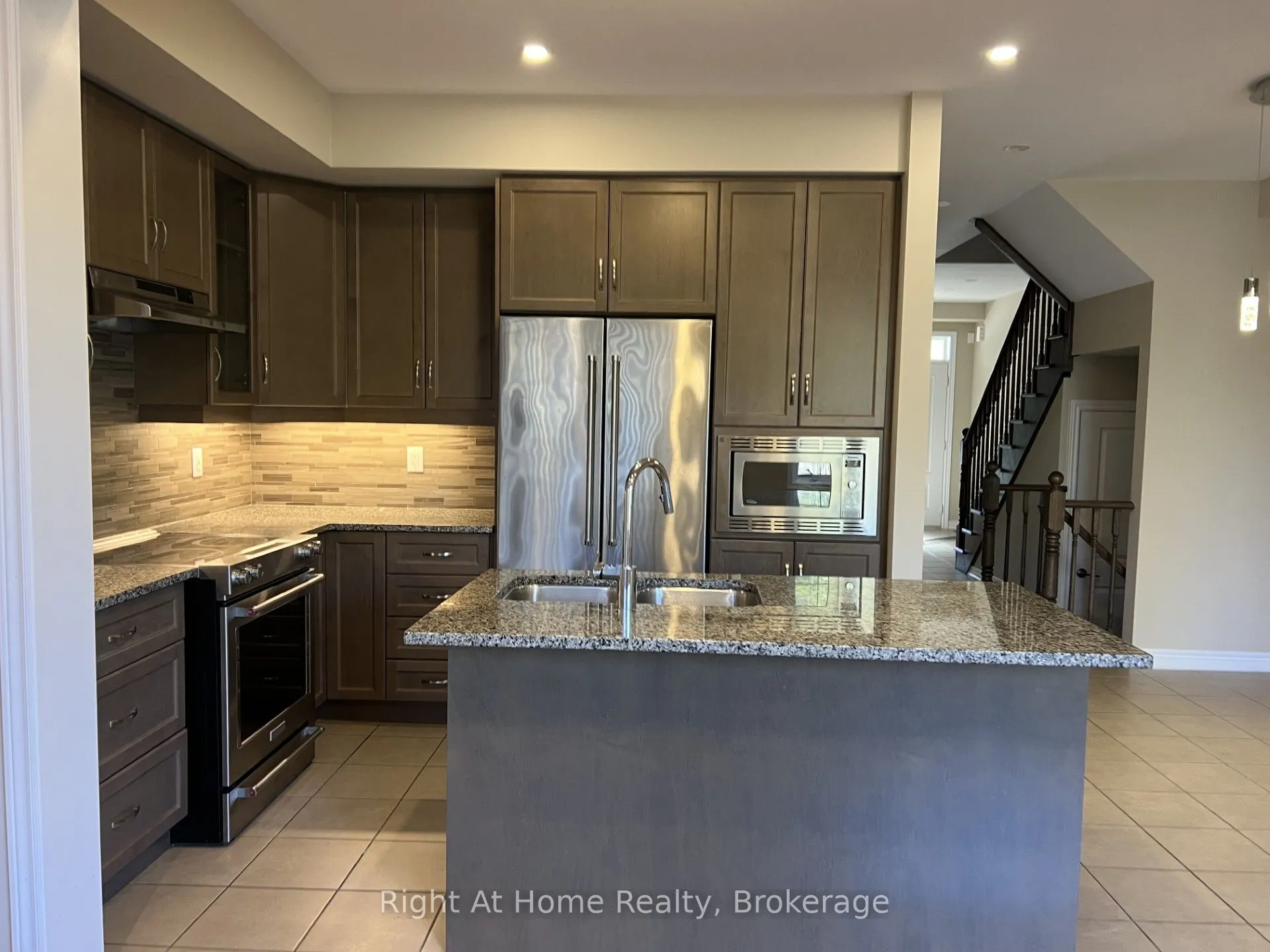 3277 Mockingbird Common