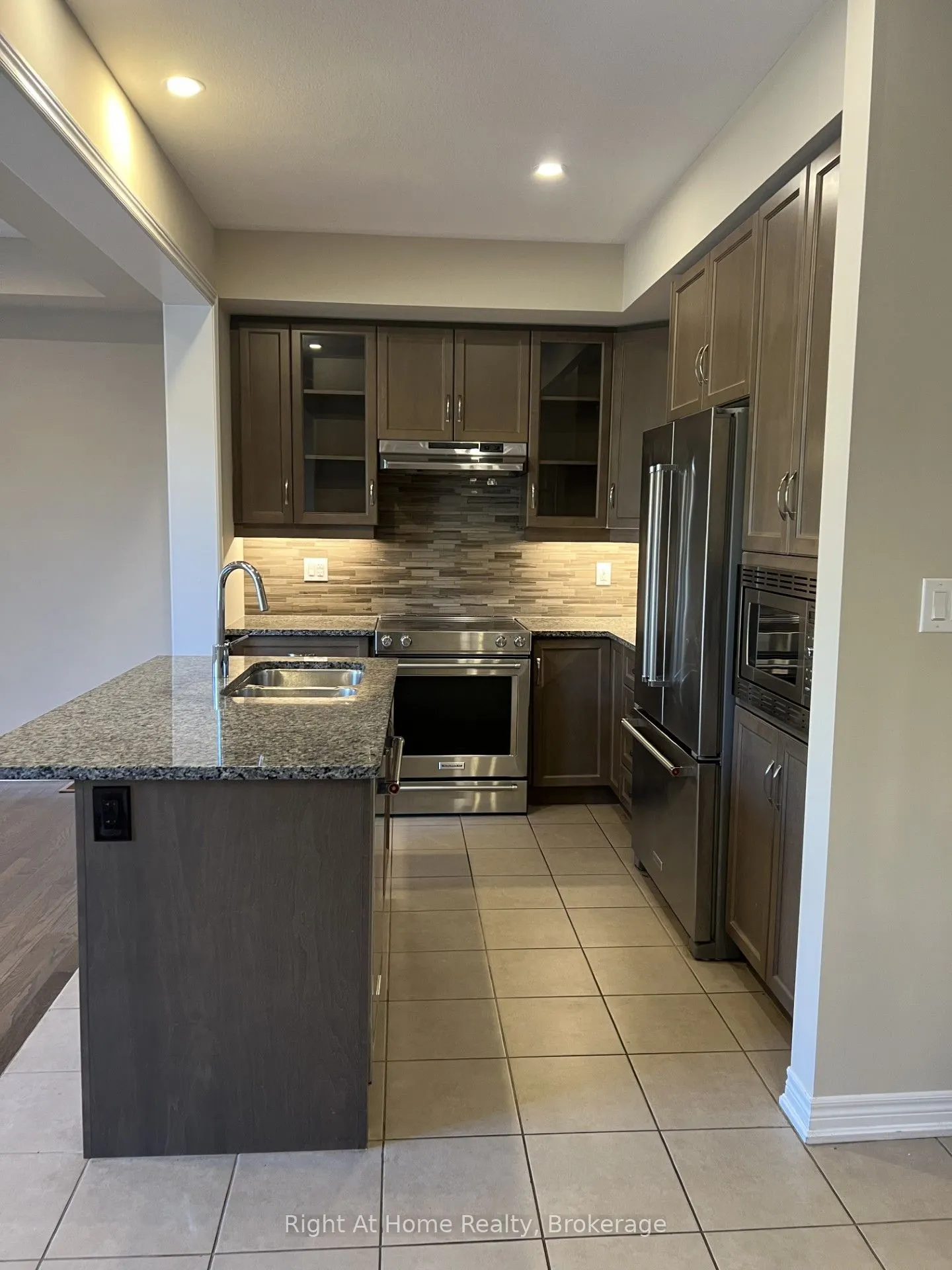 3277 Mockingbird Common
