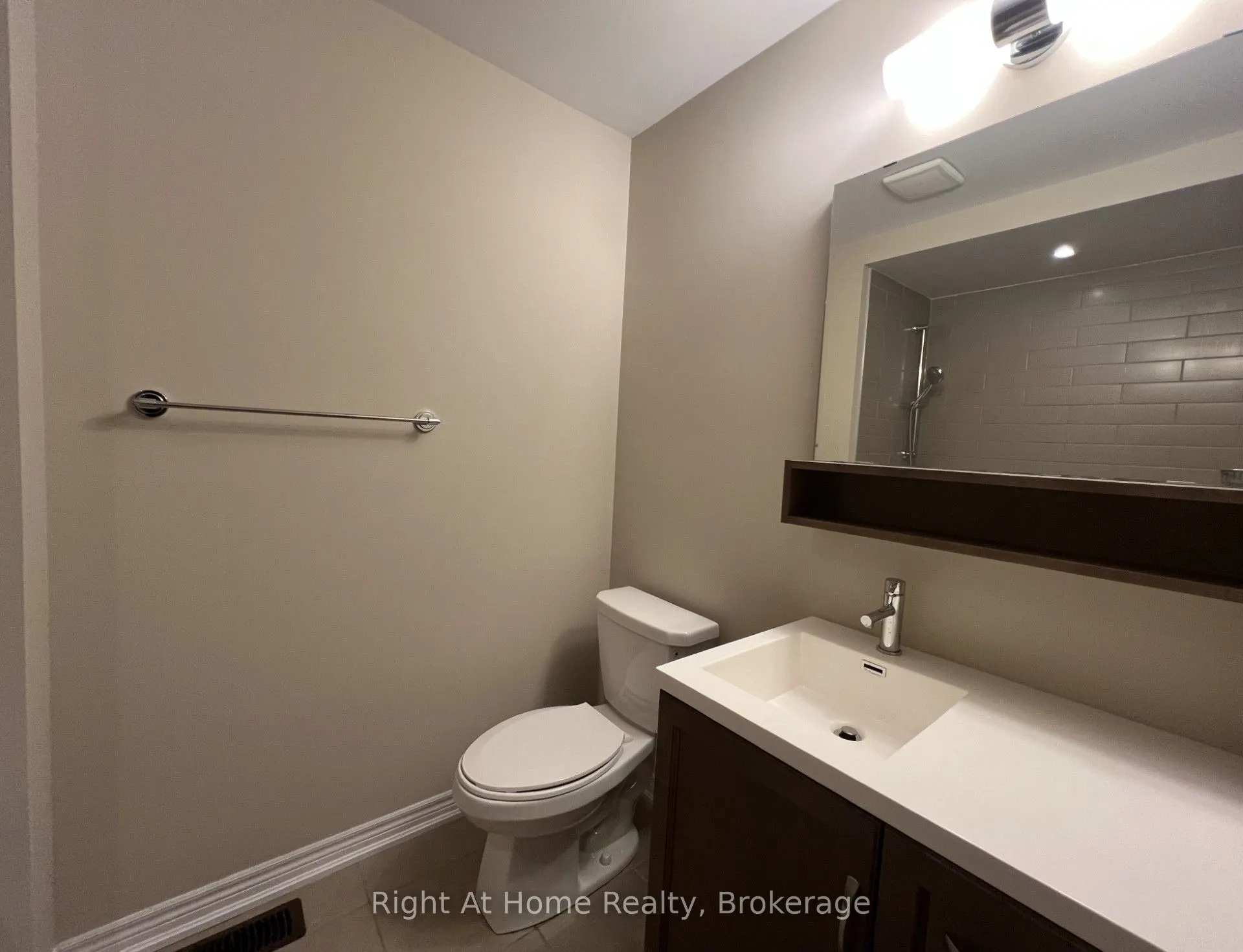3277 Mockingbird Common