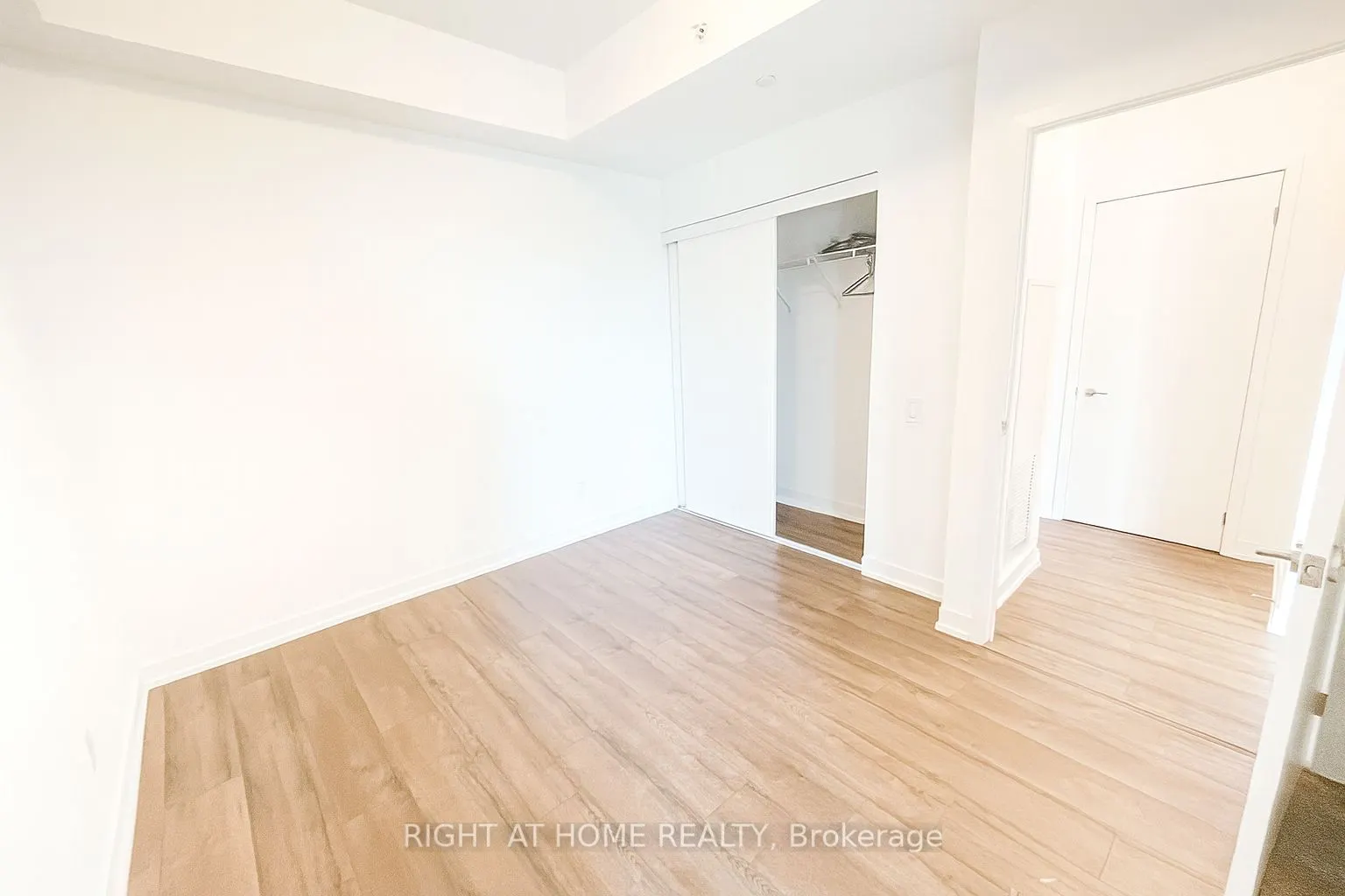 1787 St Clair Avenue W, #821