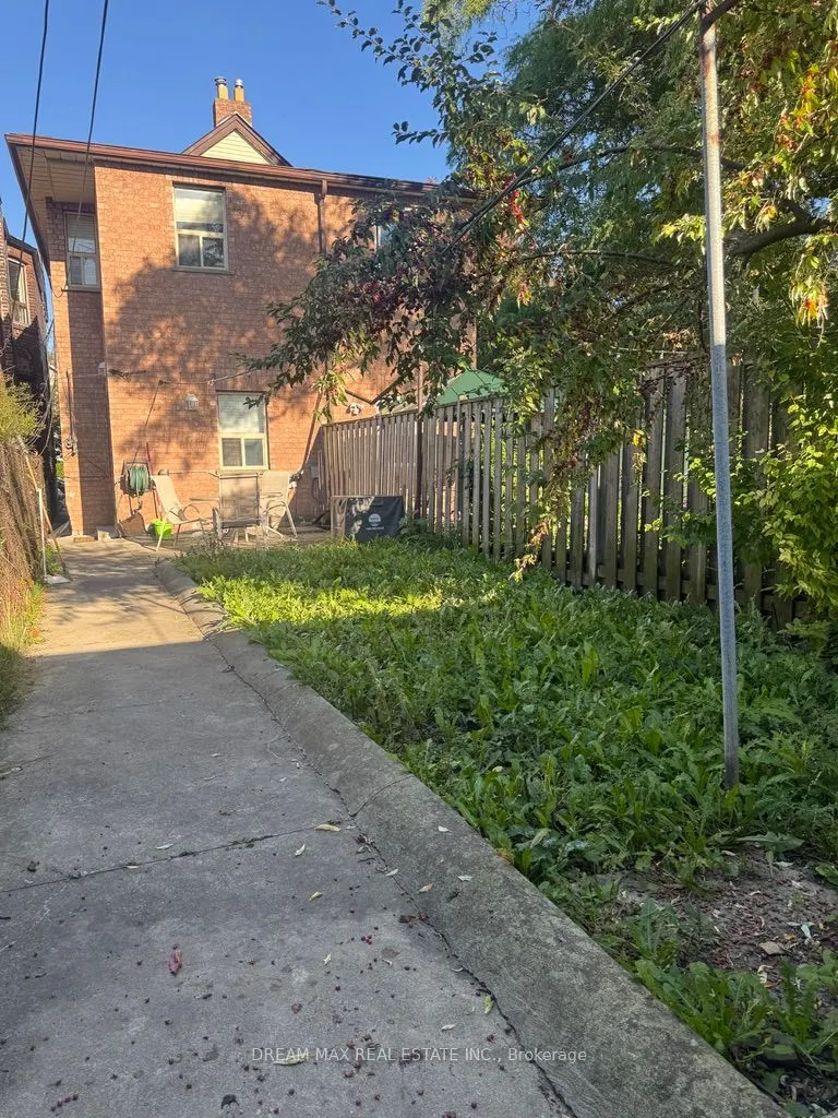 46 Bristol Avenue